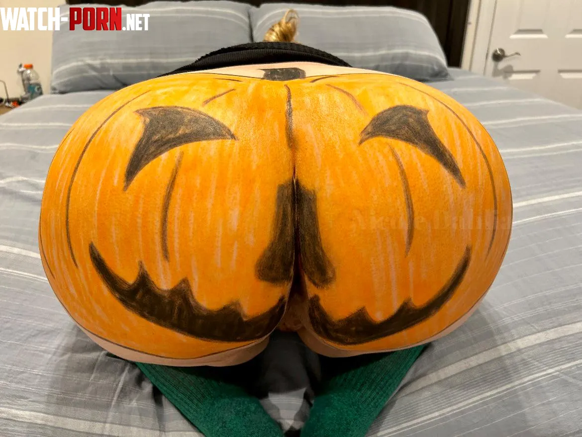 Biggest and best pumpkin in the patch by Nicoledahlia