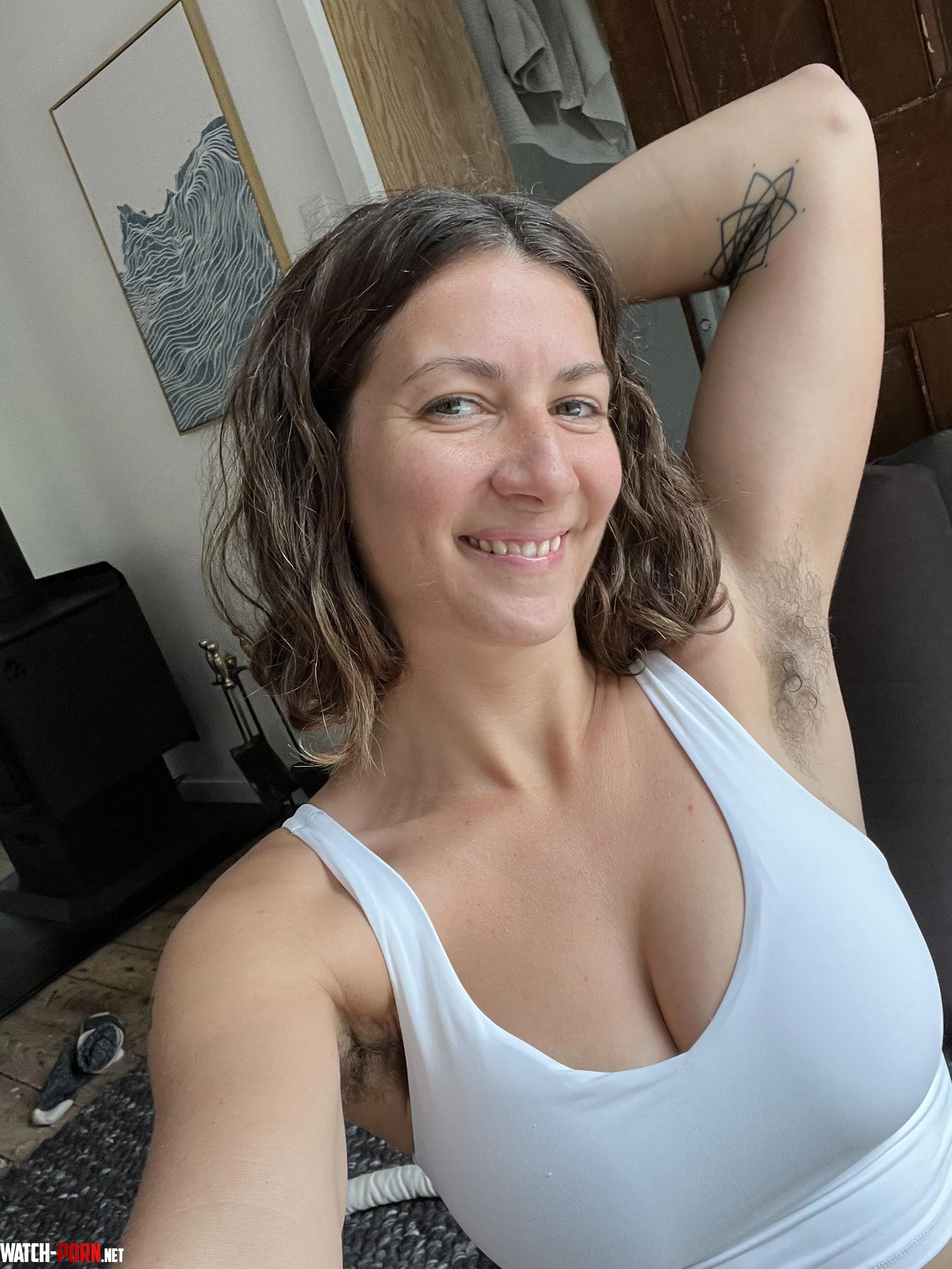 Hairy lovergirl next door by maplesyrup_girl