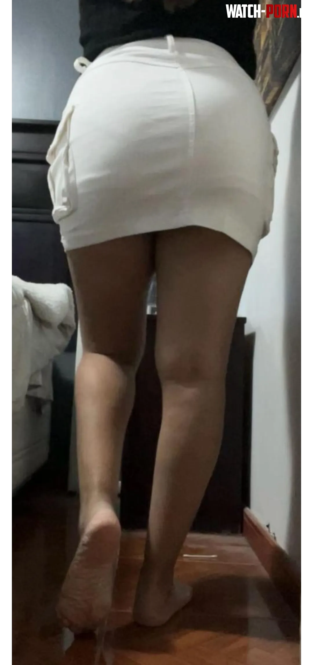 Do you enjoy fat ass latinas in a miniskirt arching their feet by arboldebolas