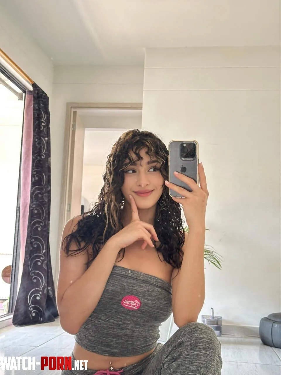 crop tops always hit different for me by starlitcatnap