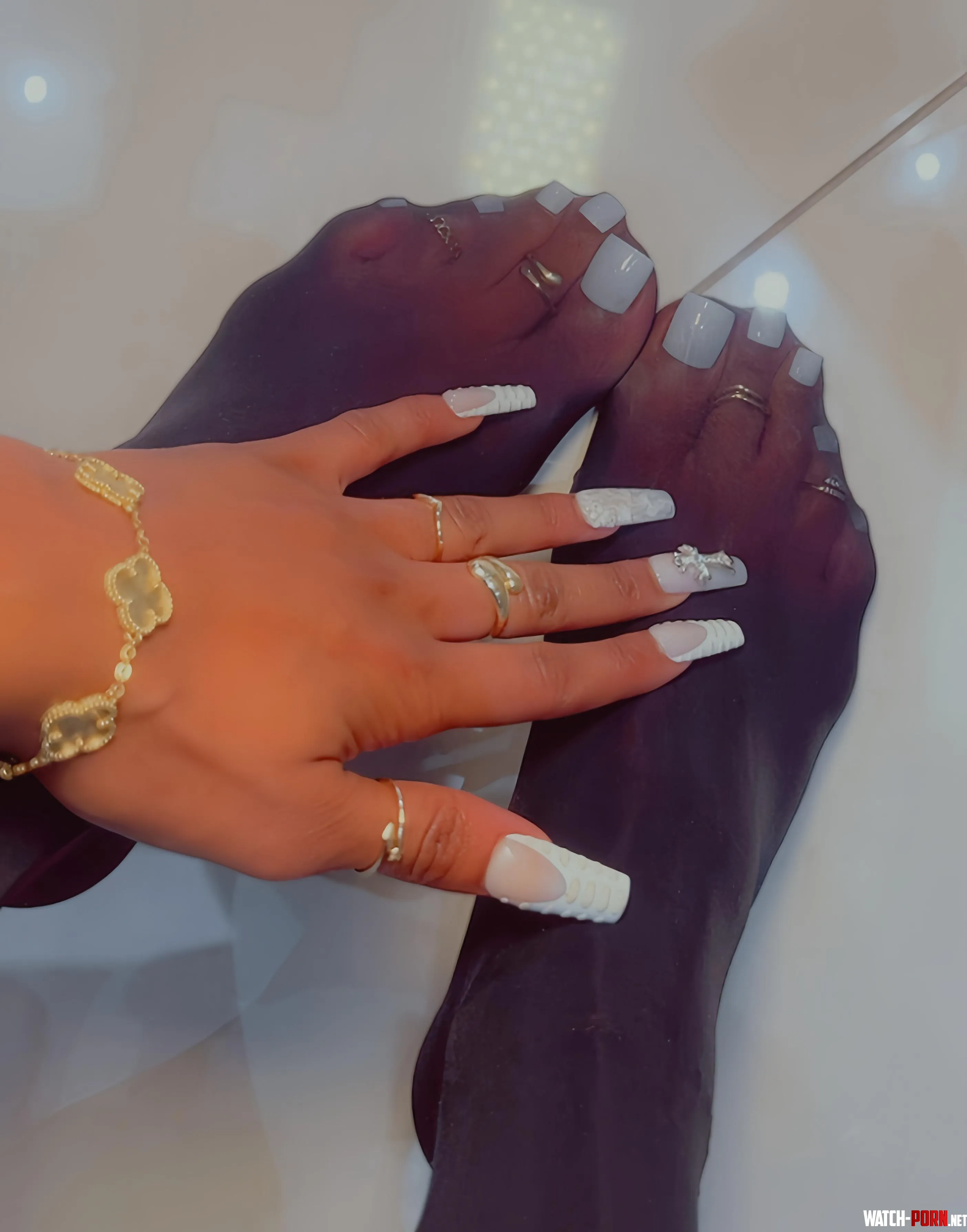 Are my long nails pretty? 💅🤍 by Mushyxoxo