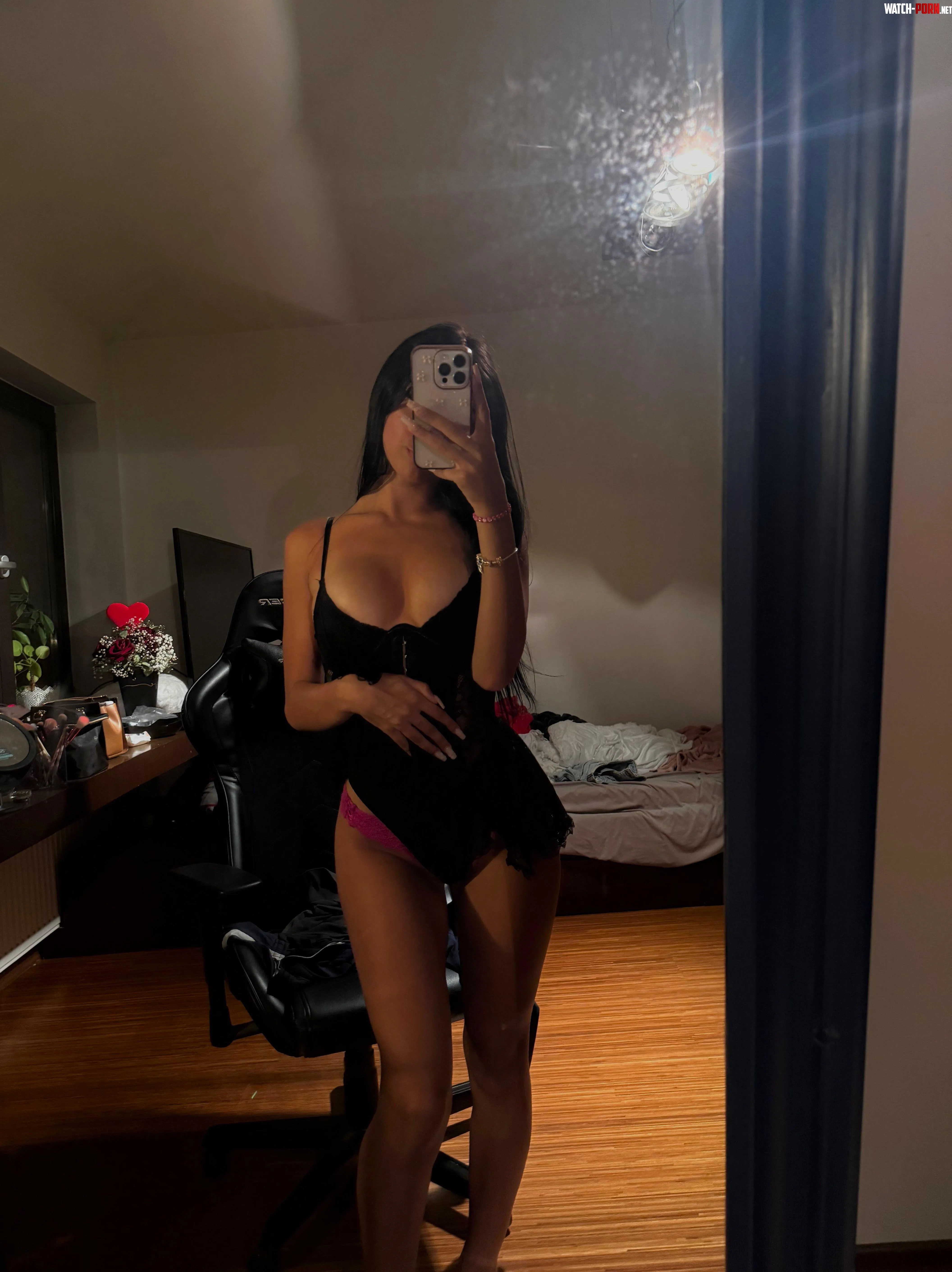 captured myself in a flirty hot moment by cutieisbarelylegal