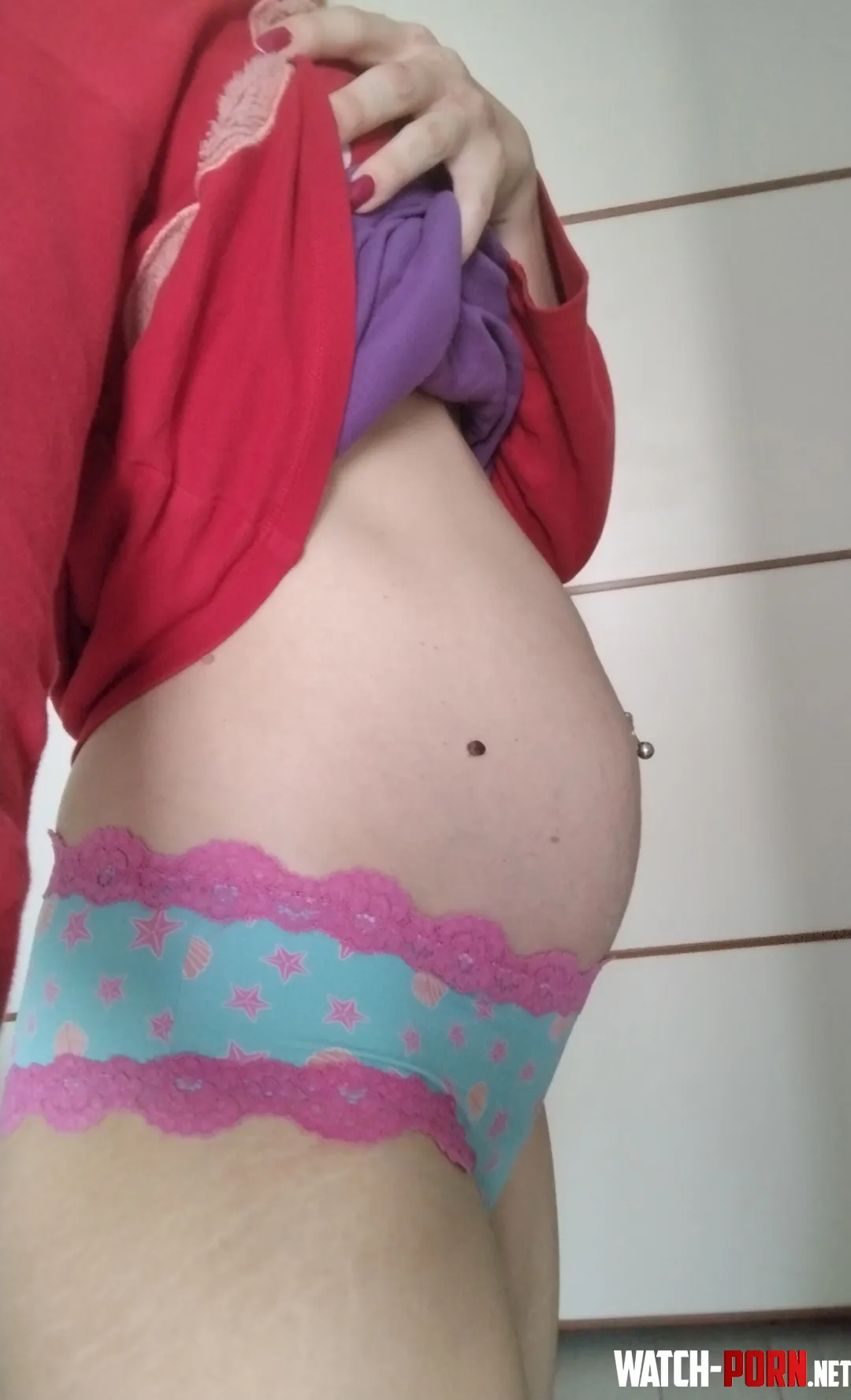 16 weeks pregnant...big or small tummy? 💕 by XxNihalxX
