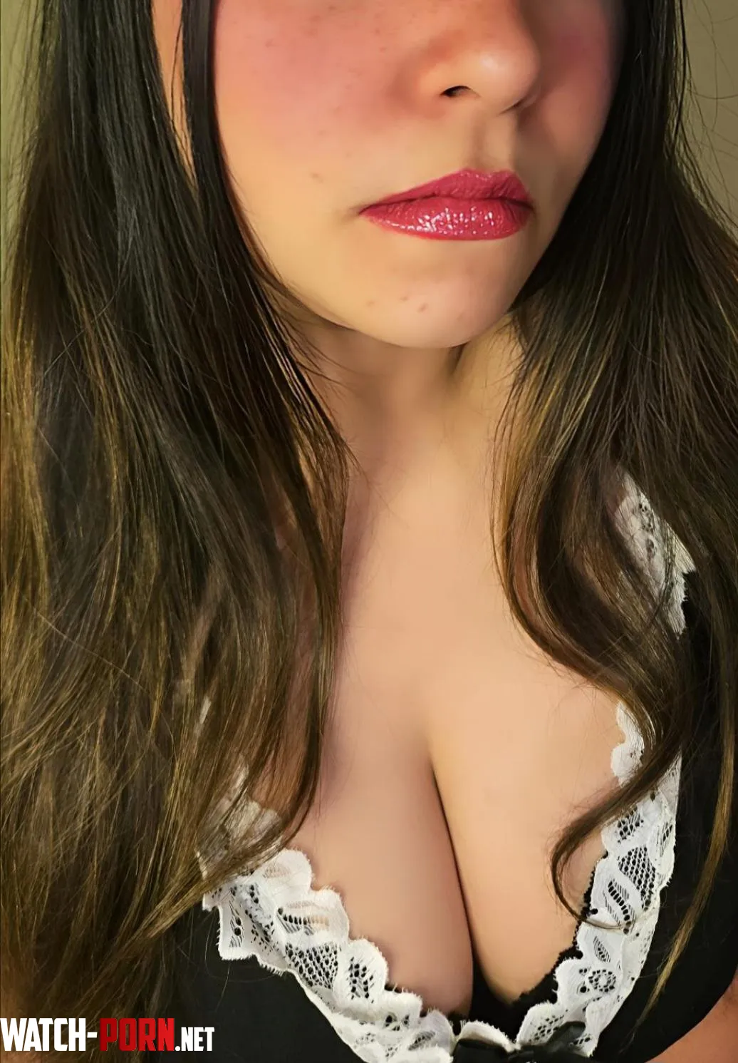 Is this too much cleavage for the delivery guy… or just enough to make him forget to have me sign for the package by Firangi_Bhabhi