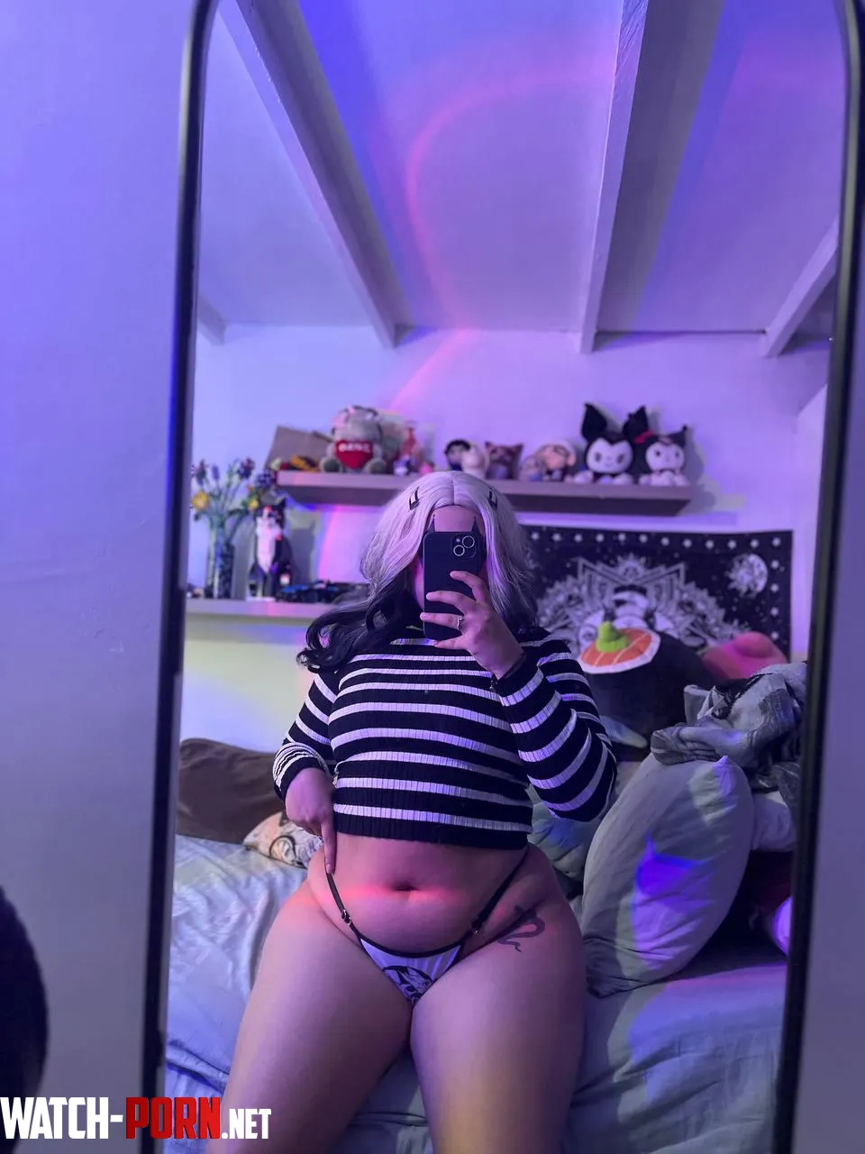How my curves? by Lilithstar-666
