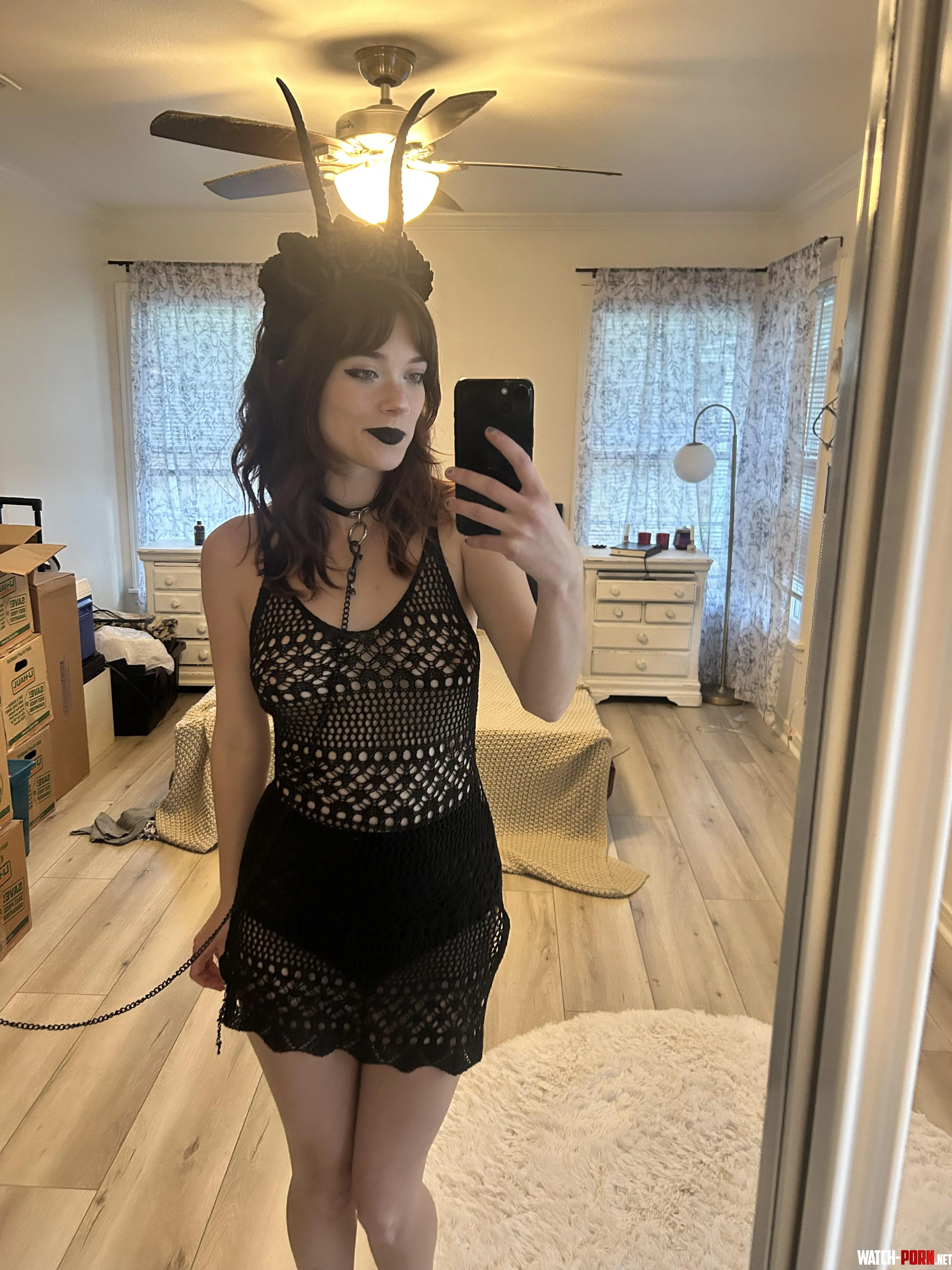 Had to incorporate my collar and leash into my demon costume… by KittyTrixx_
