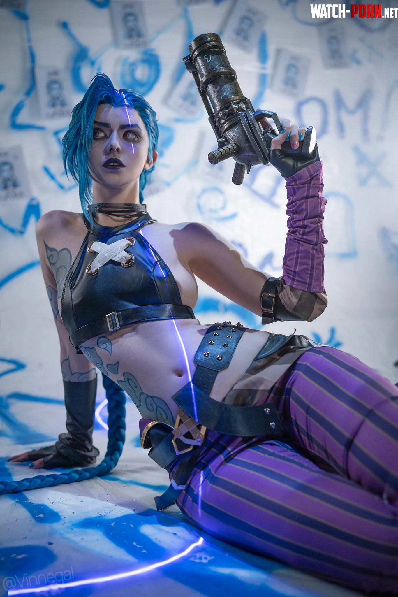 Jinx cosplay by Vinnegal by _vinnegal