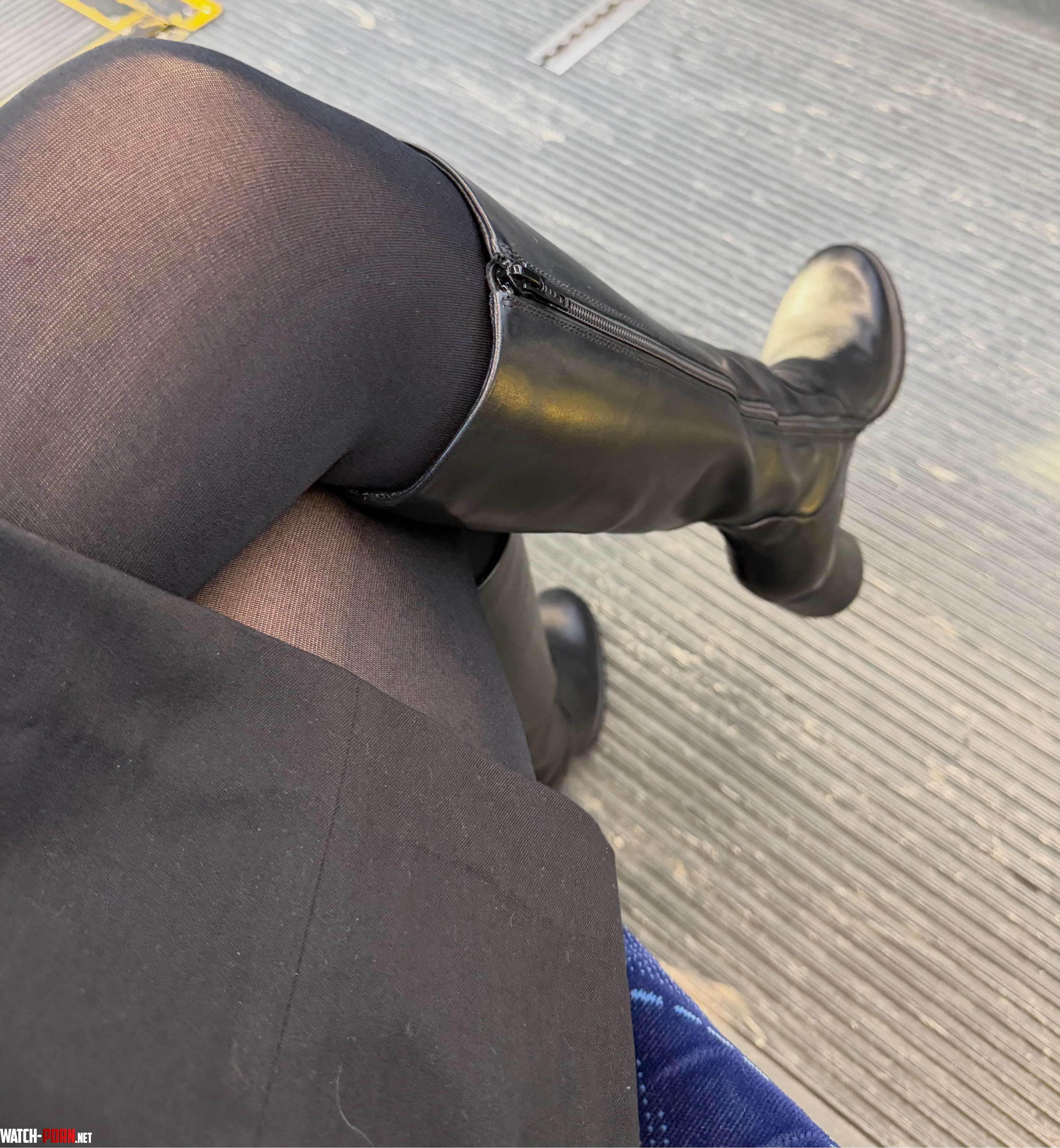 A new pair of work pantyhose… by Fly_Miranda_LAX