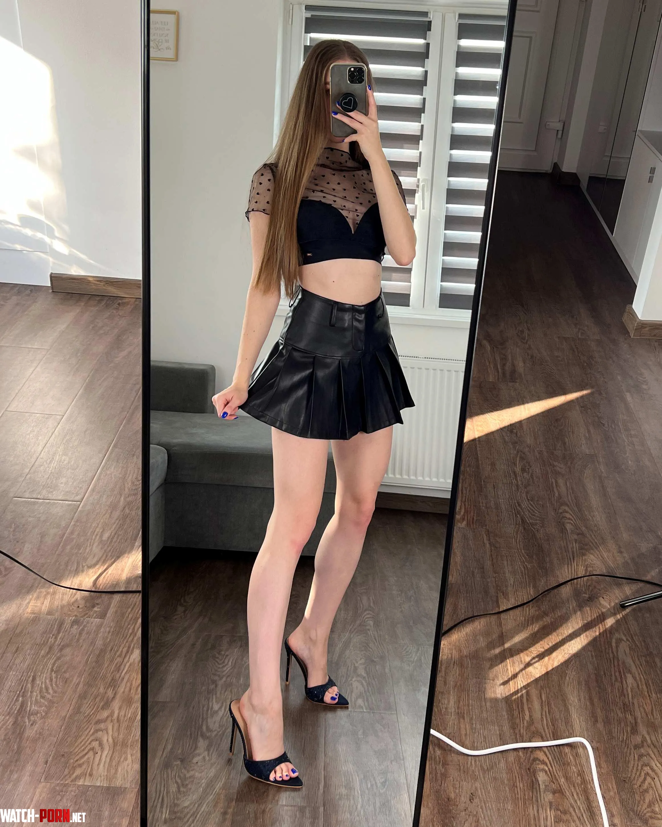 Long, pale legs in high heels by tinsleyteaser