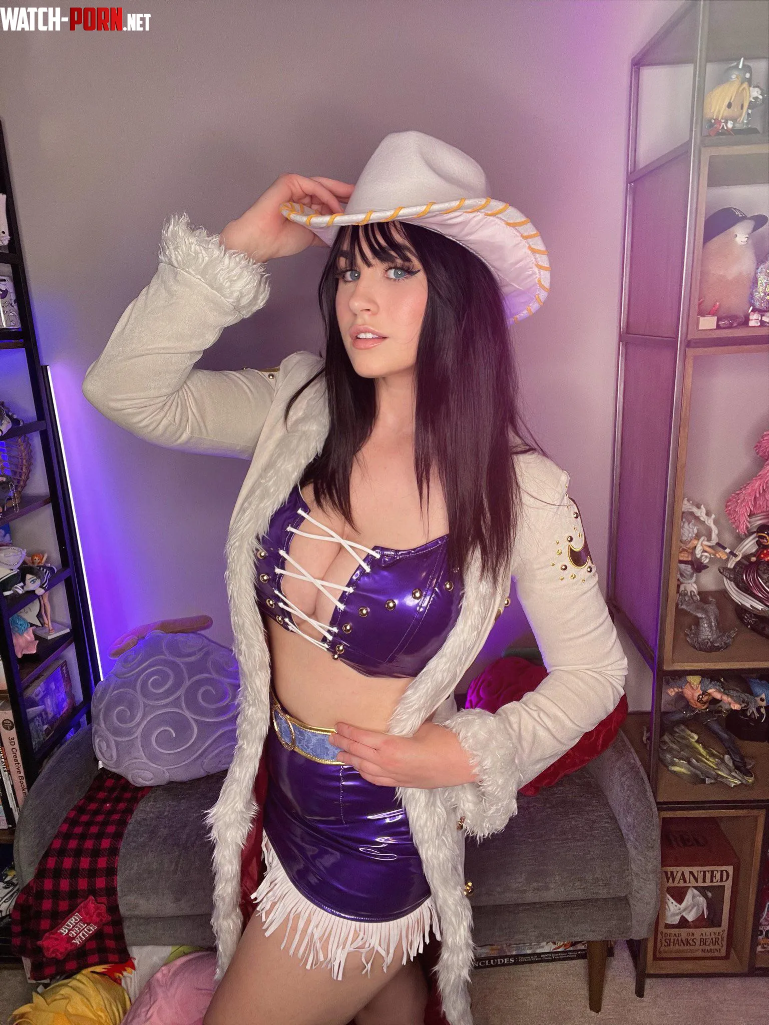 Sexy Robin cosplay 😳💜 (jamiuwu) by MommyNami_