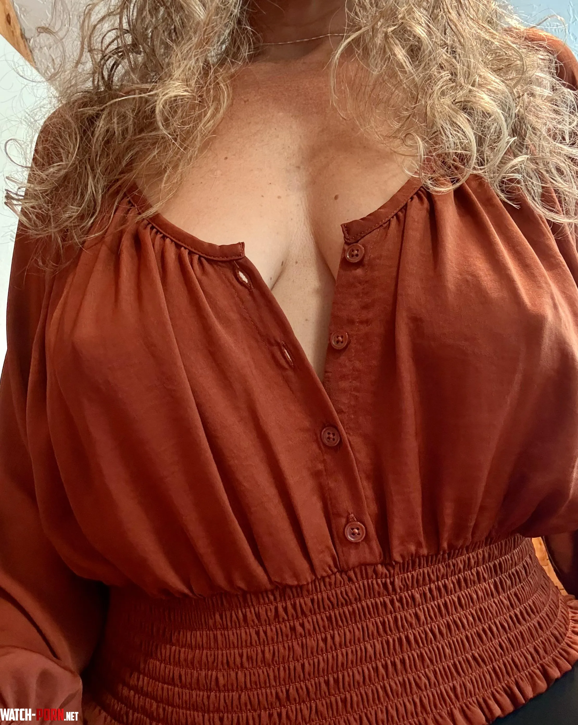 Pokies and cleavage. Which do you prefer? by Elegant-Ad1638