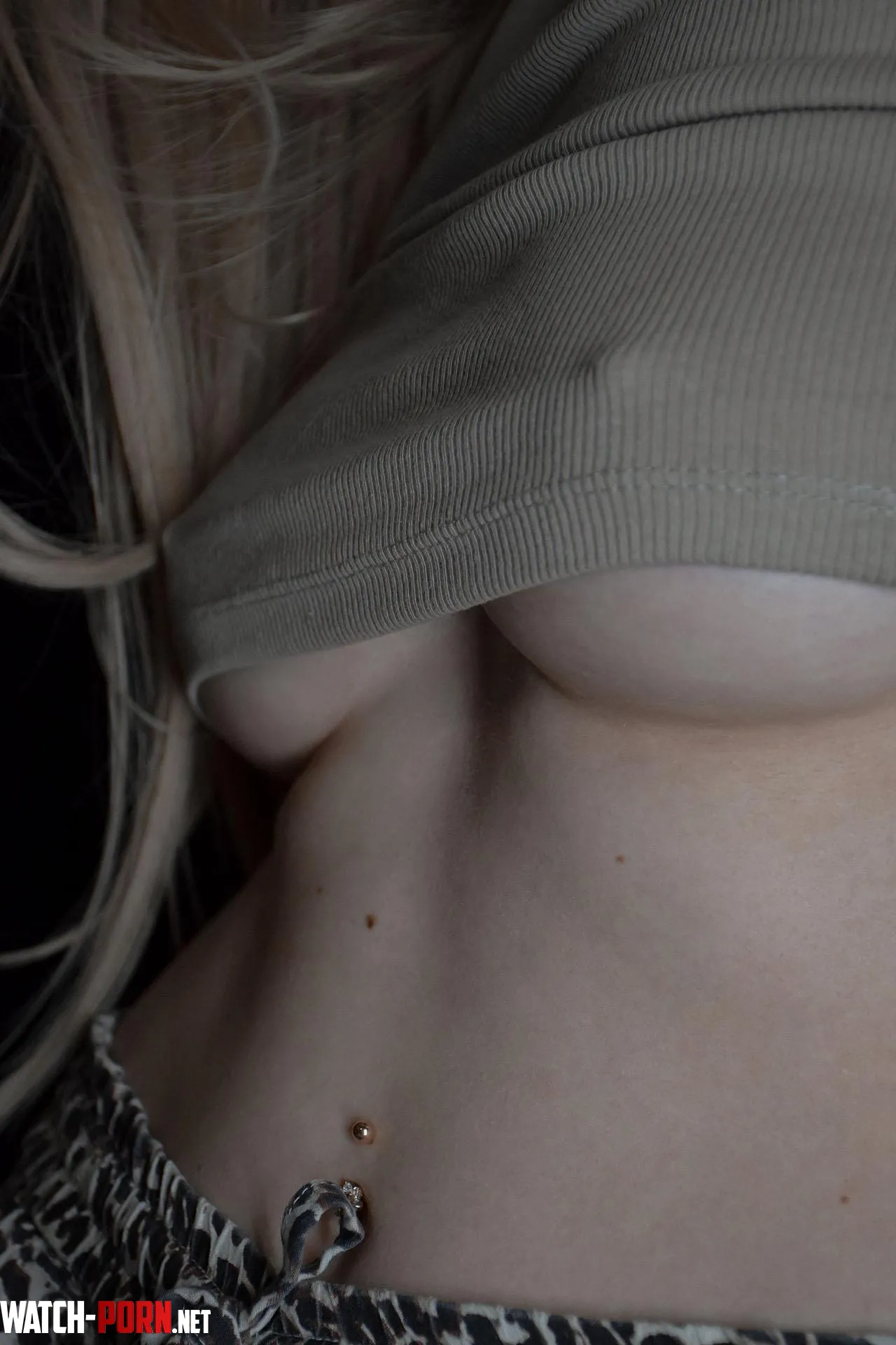 Small underboob peek by buonbella