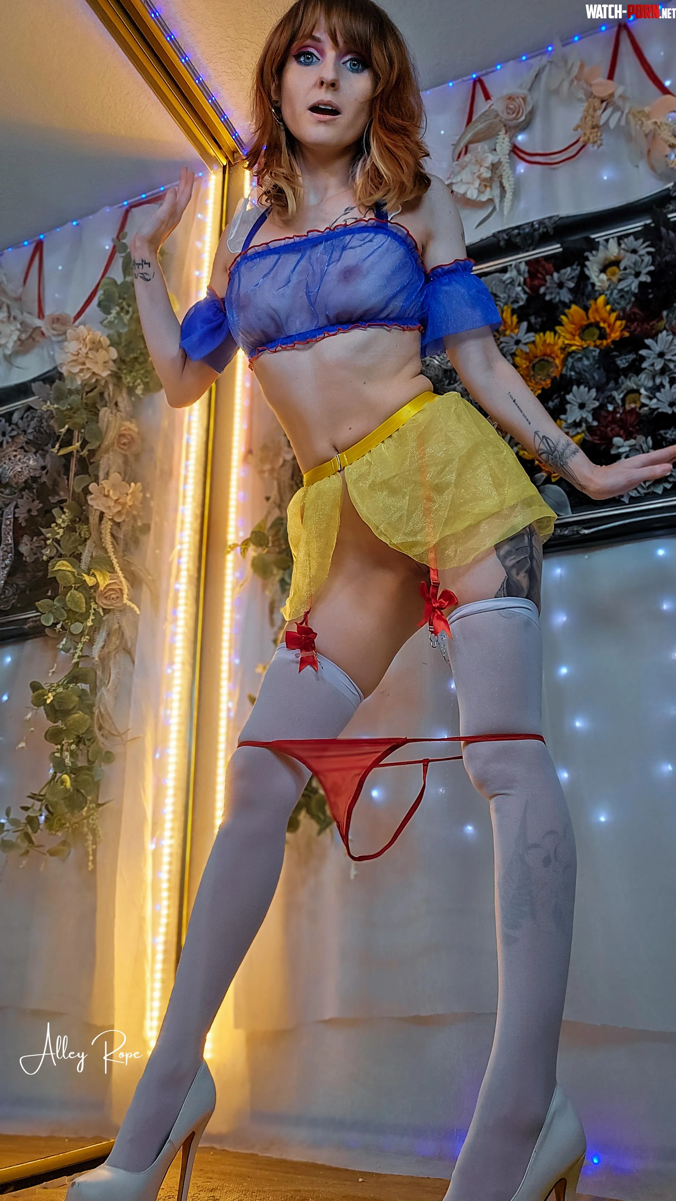 Miss Snow White says good morning! by alleyrope