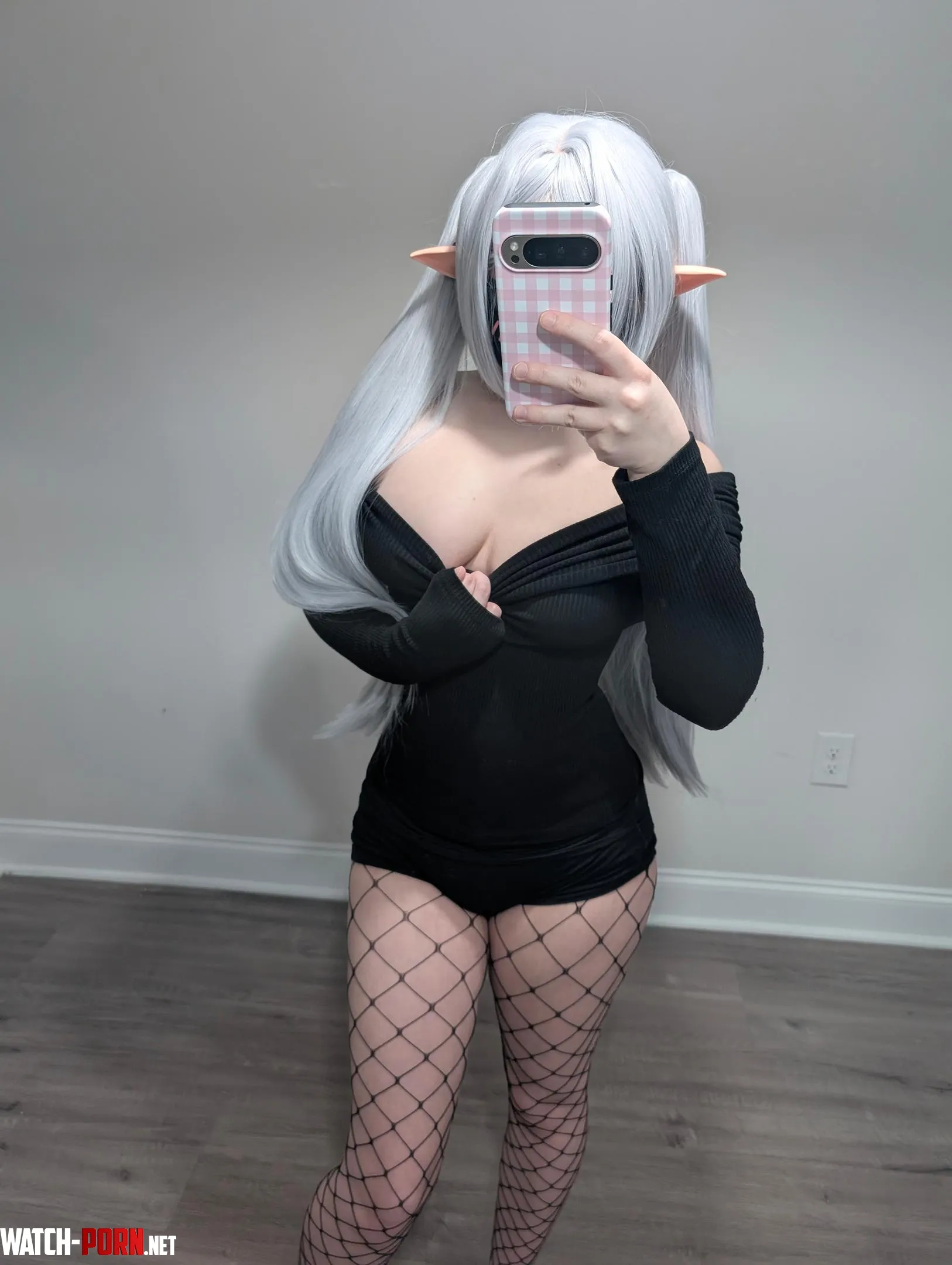 Casual Frieren 🤍 by twtlilyy