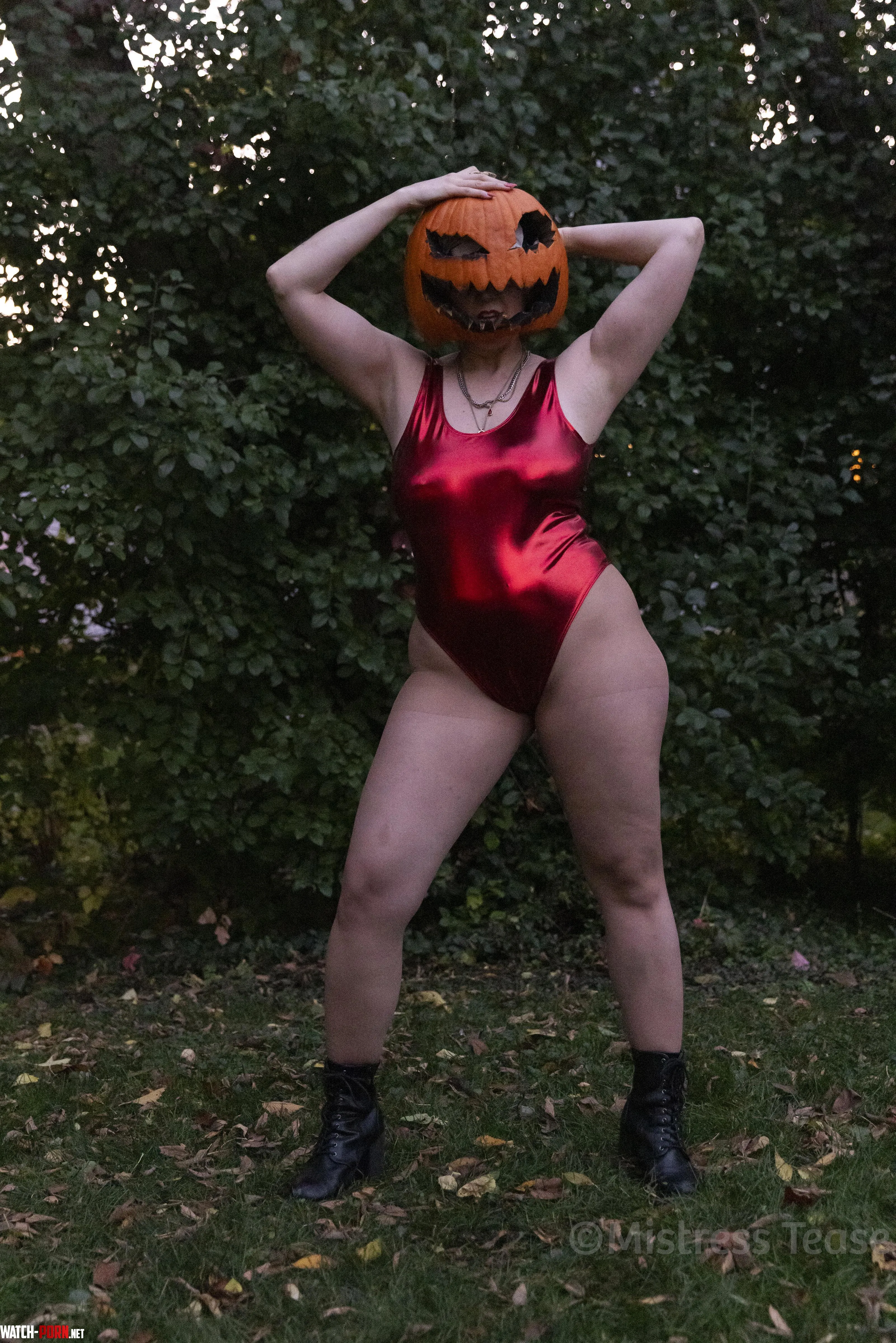 Spooky time ;) by mstrssts