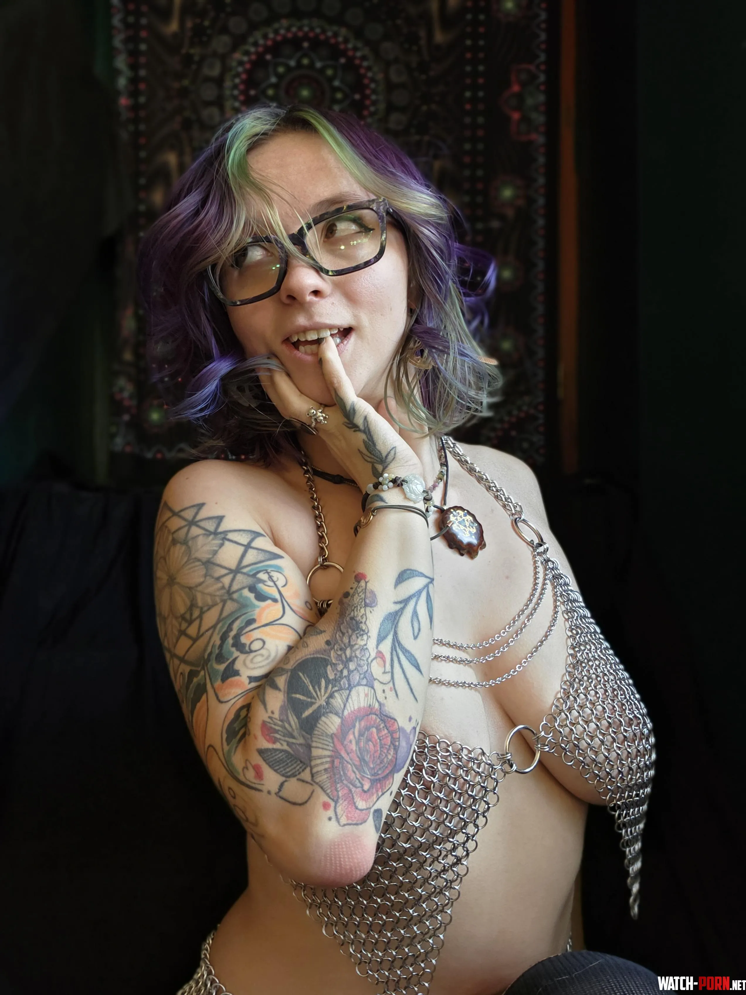 I love the way chainmail looks on my skin by Mavissky