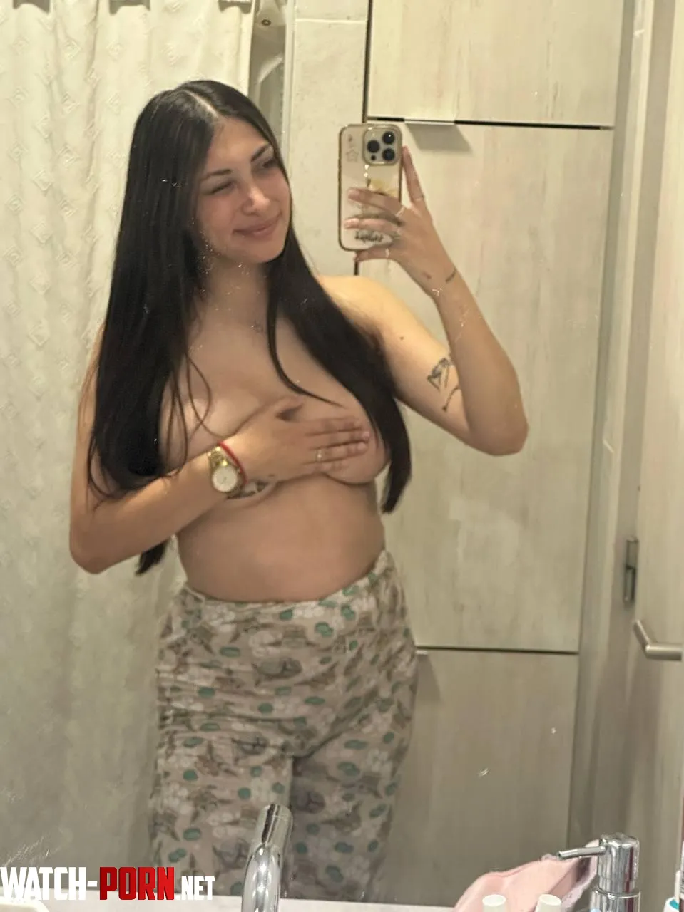 My arm just covers them by Glimmer-Nest