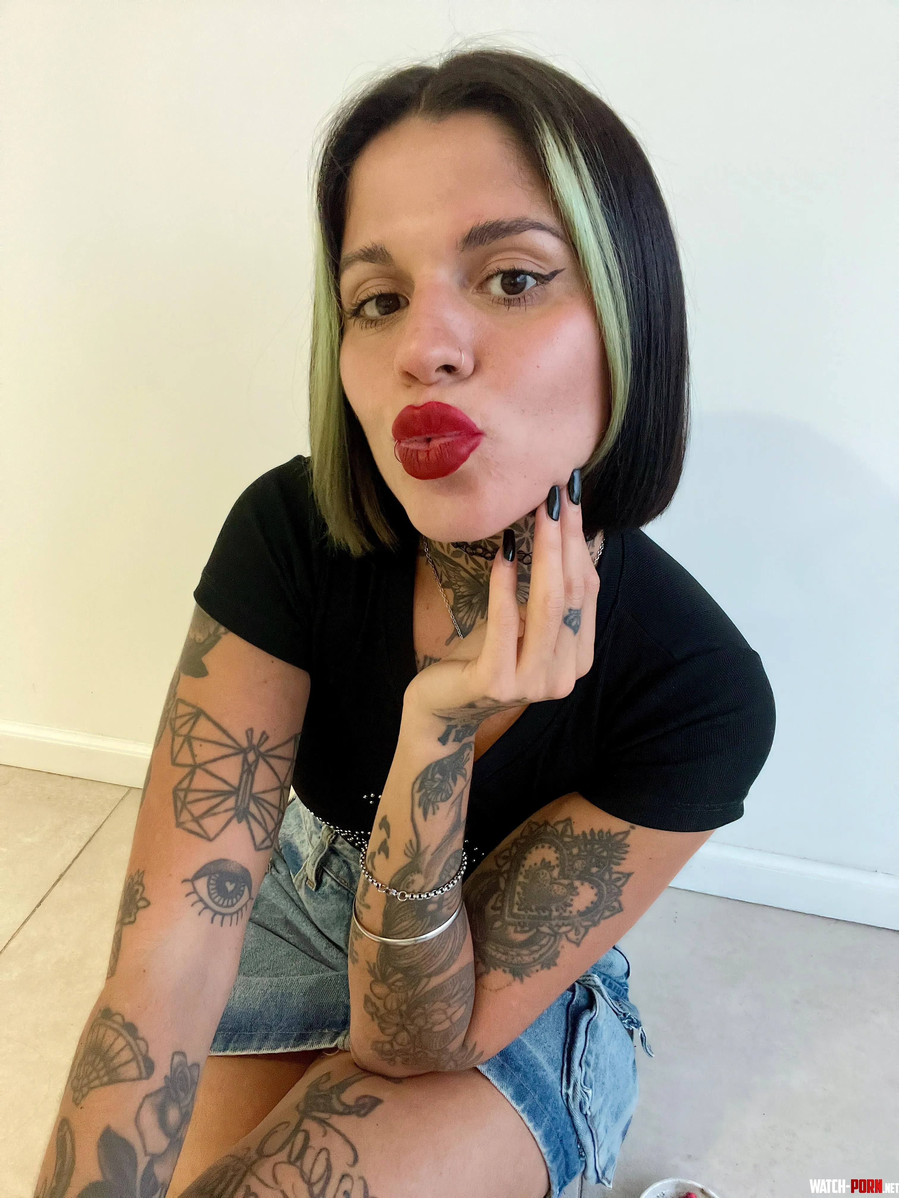 I know you love to see my lips like this by girlytattoo