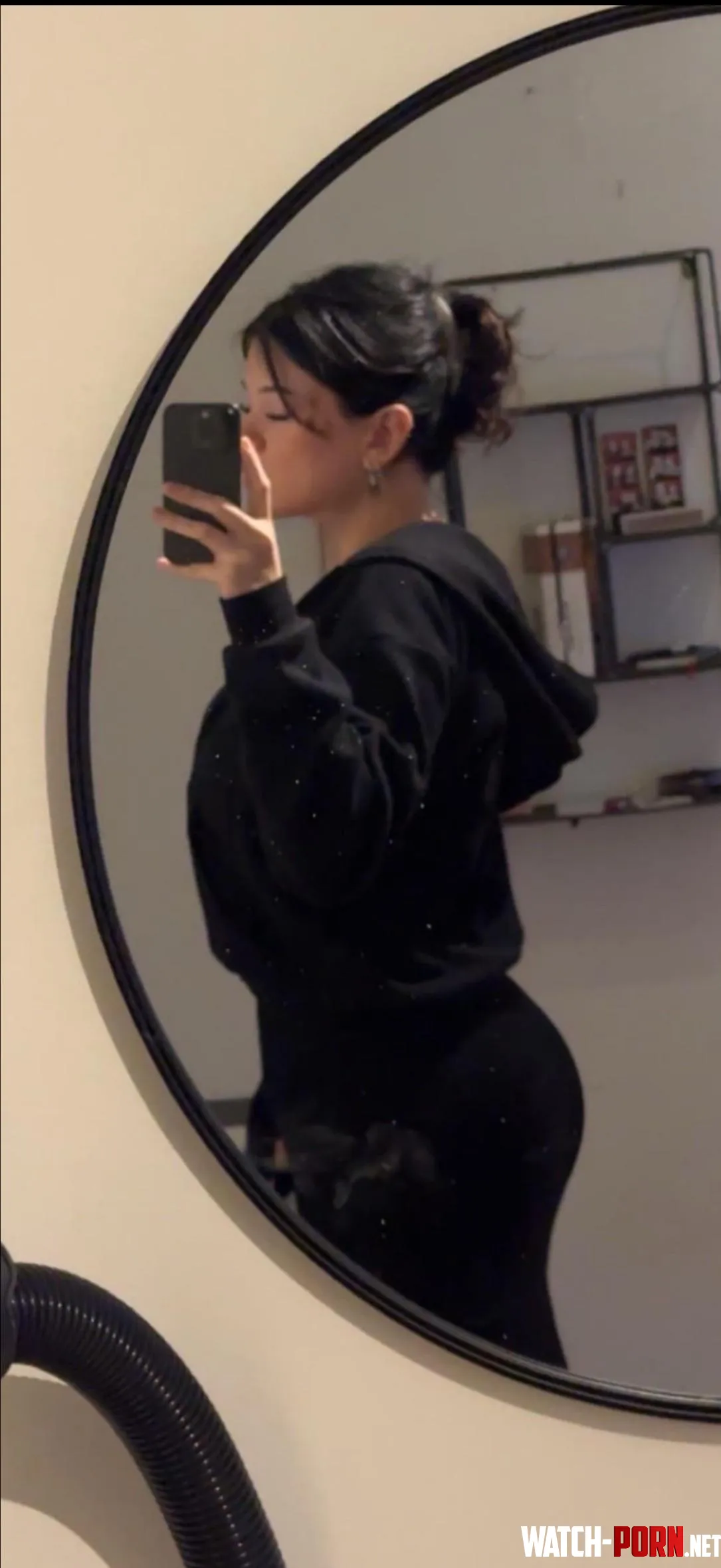 Nån som vill göra mitt höstlov mysigare?✌🏼😝 by Big-Refrigerator8778