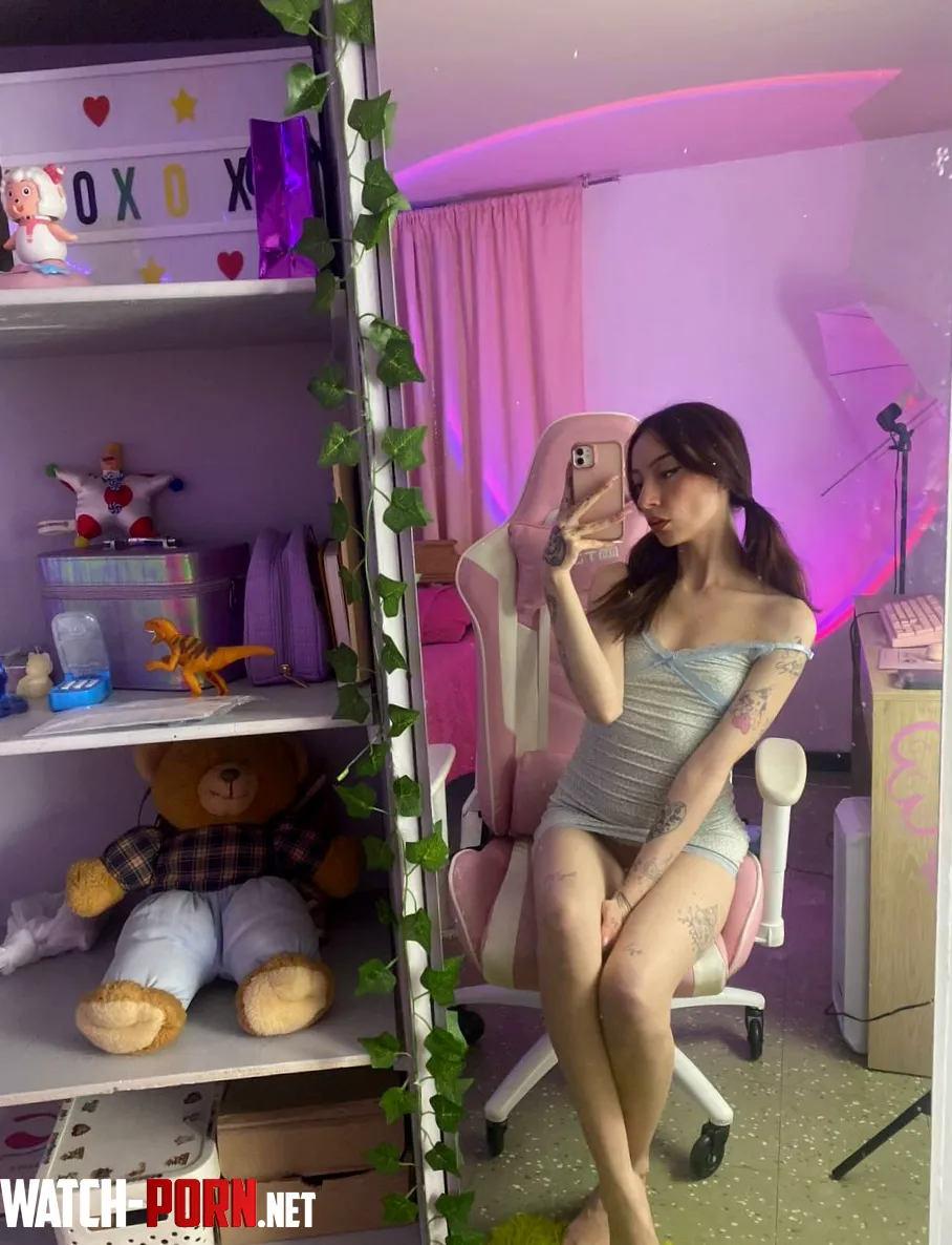 being petite is good but would you consider me fck-worthy? <3 by WickeWhispers