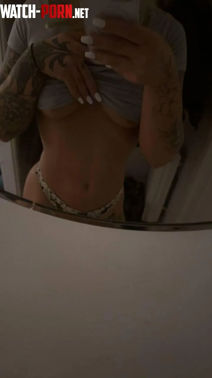 Nipslip hihi🤭 by Elsa2007