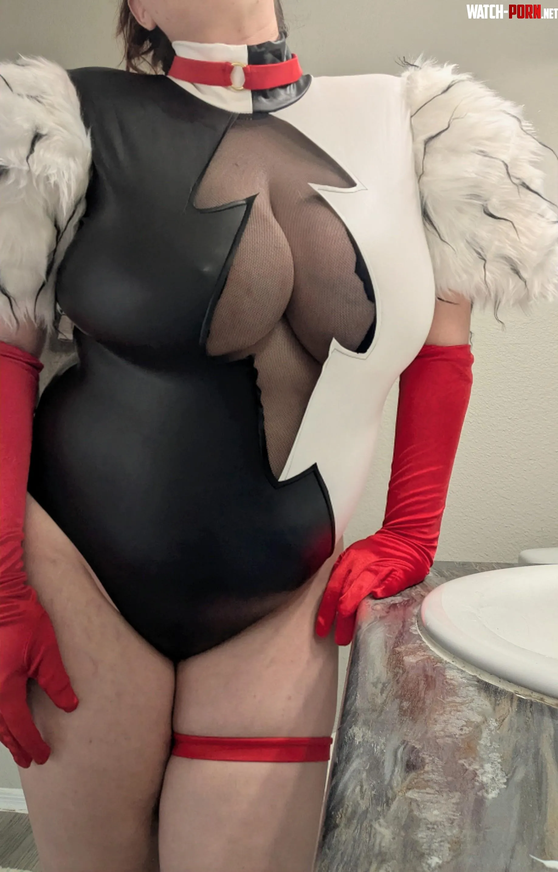 The cleavage 😍 FREE OF ✨ by ch3rryyflav0ured