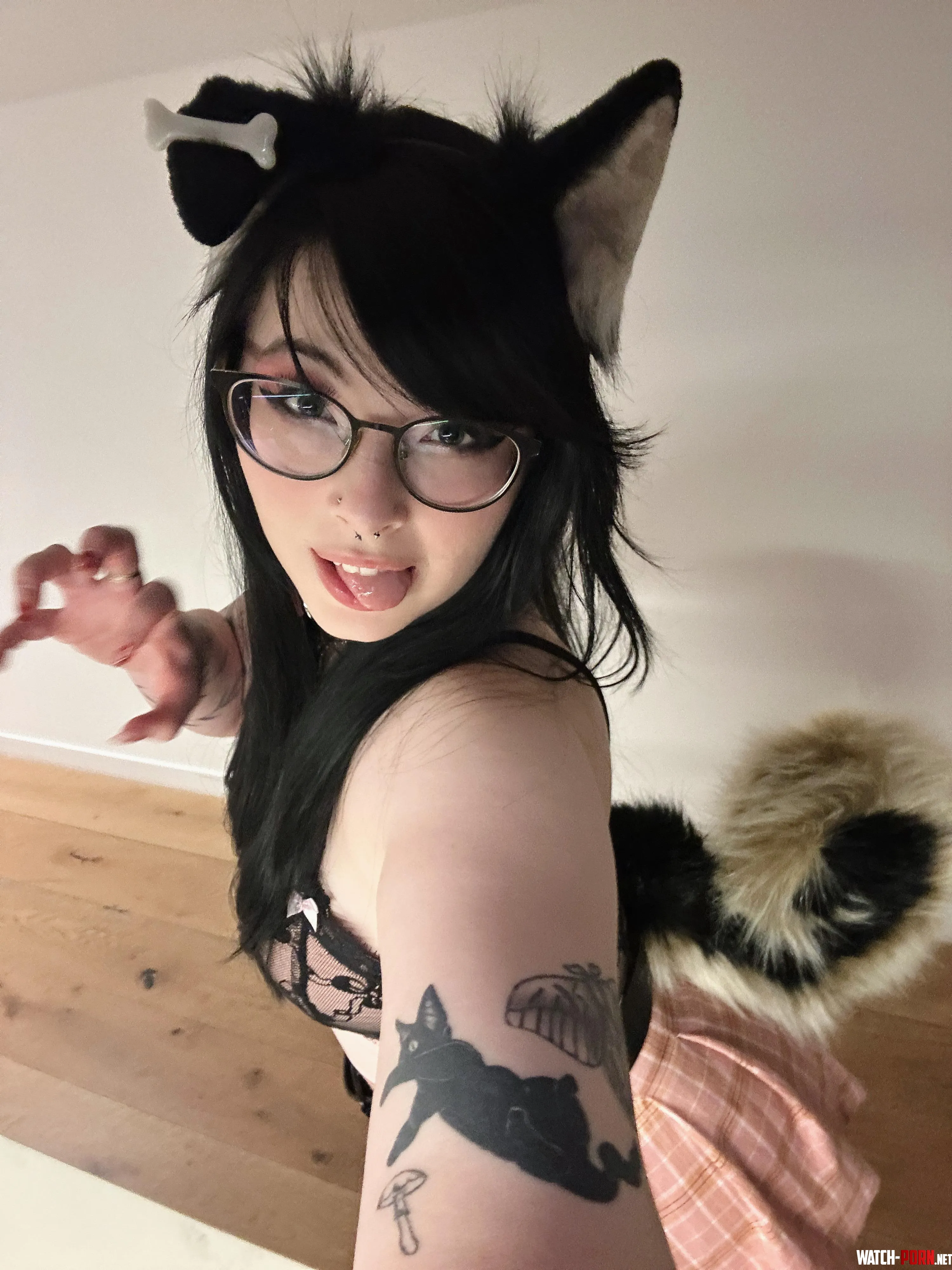 You look like you could use a distraction… how about me by xvampgutz