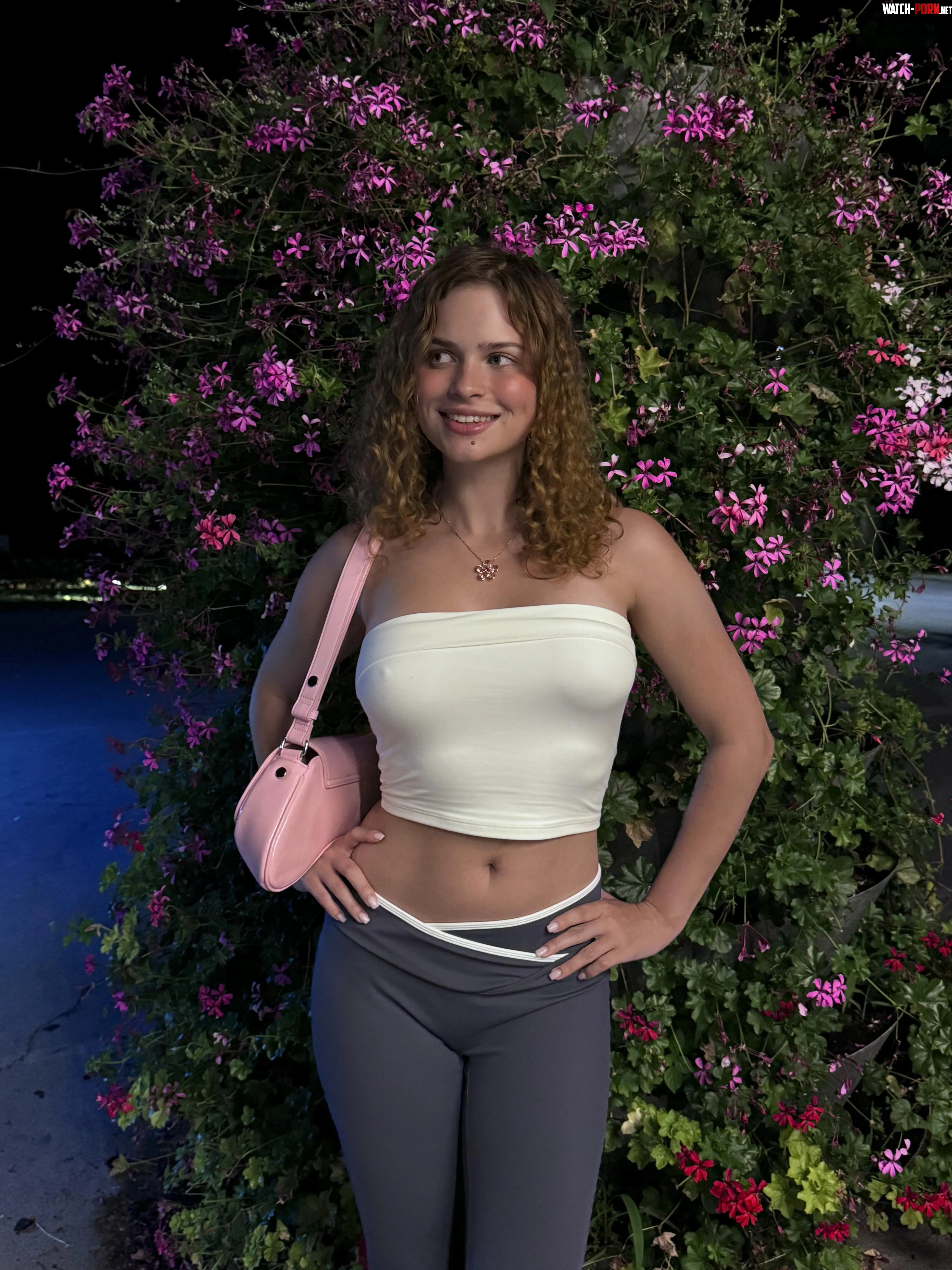 White top perfect for tonight's party! by pumpkinpieRi