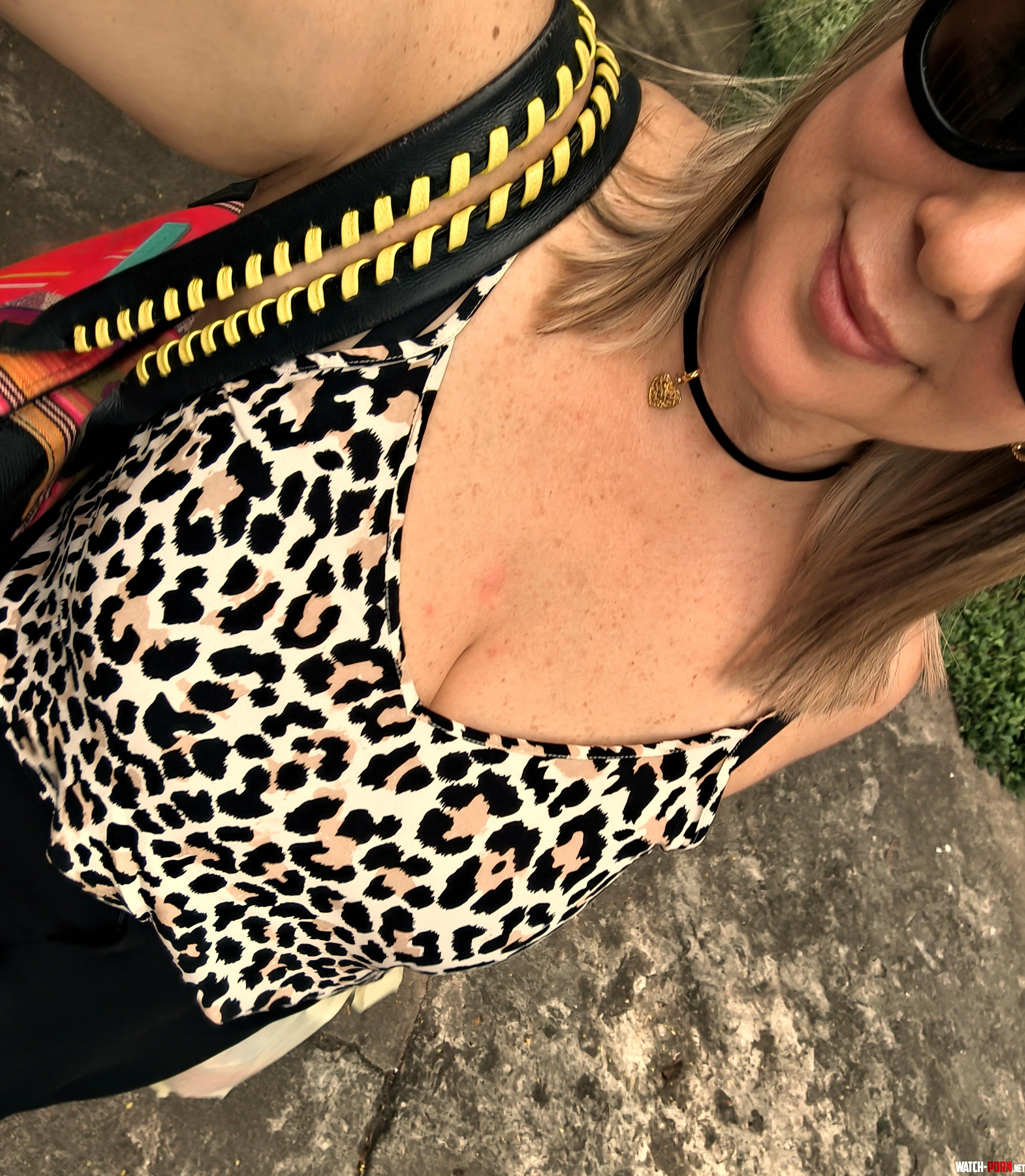 i love when my cleavage peaks out by sarahmoom