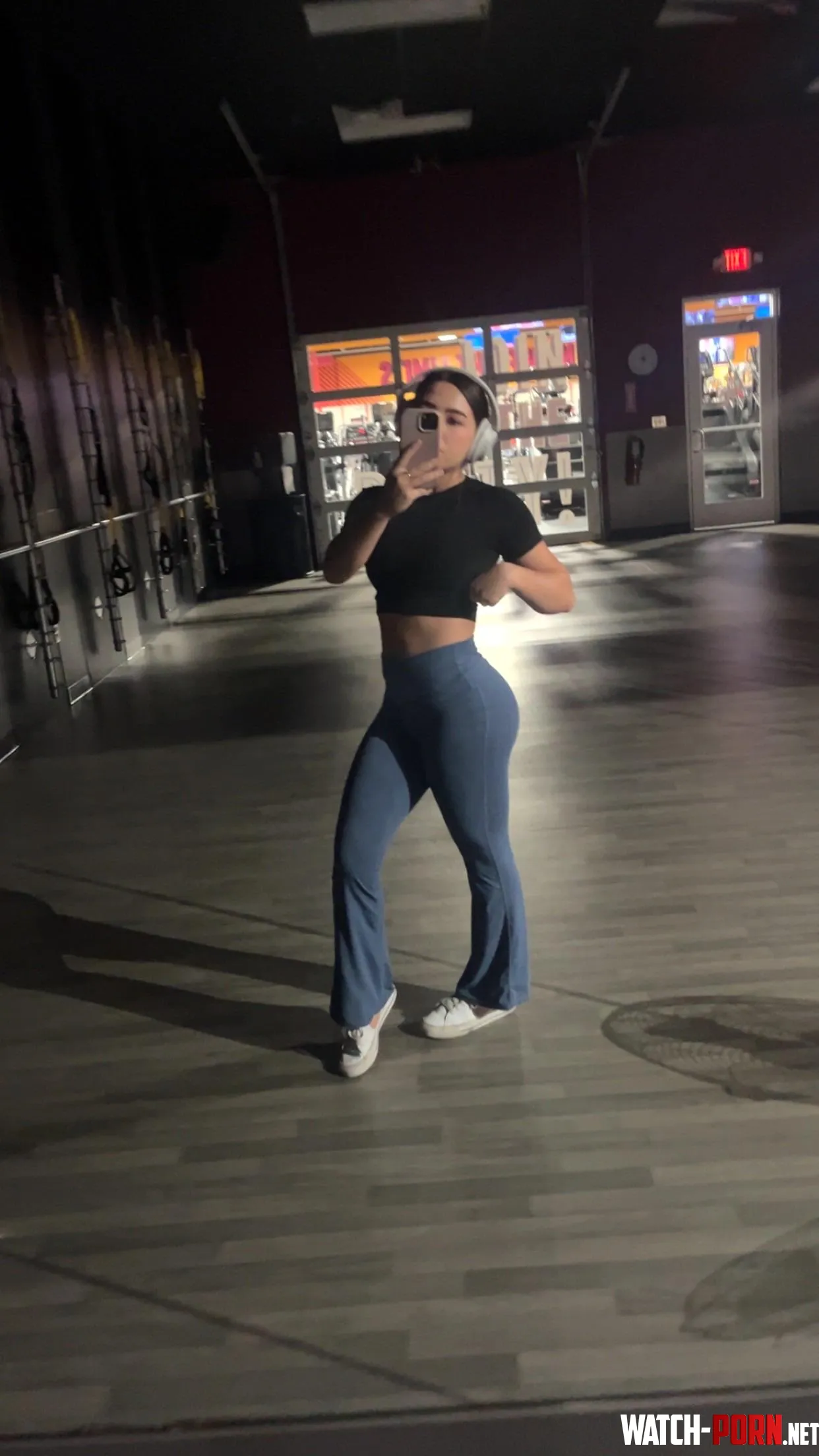 Love showing my physique after a nice gym session by EvilemX8