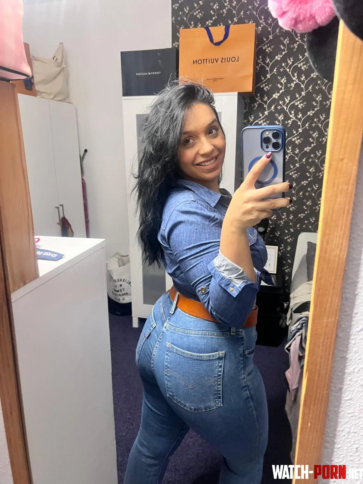 I love taking pictures of myself by Galadriel69_