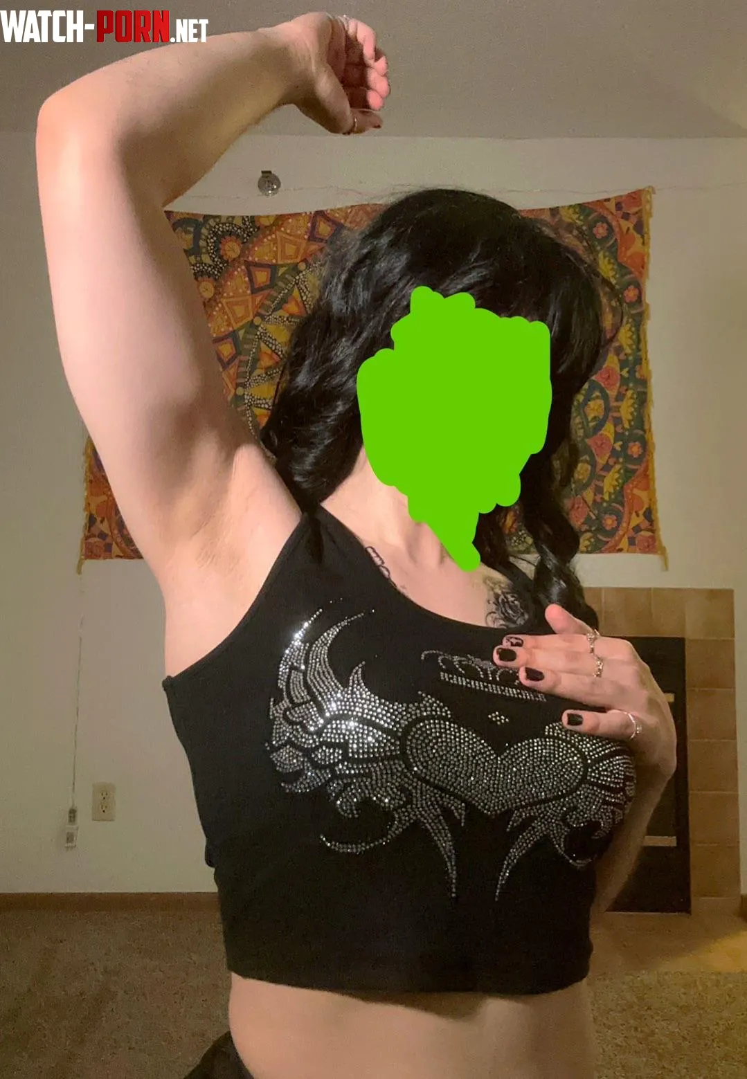 Do we like goth girl armpits? by Lunaathebaddiee