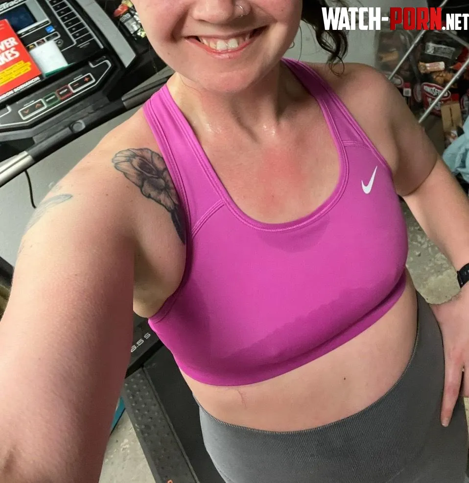 Such a sweaty girl tonight by seraphynx_