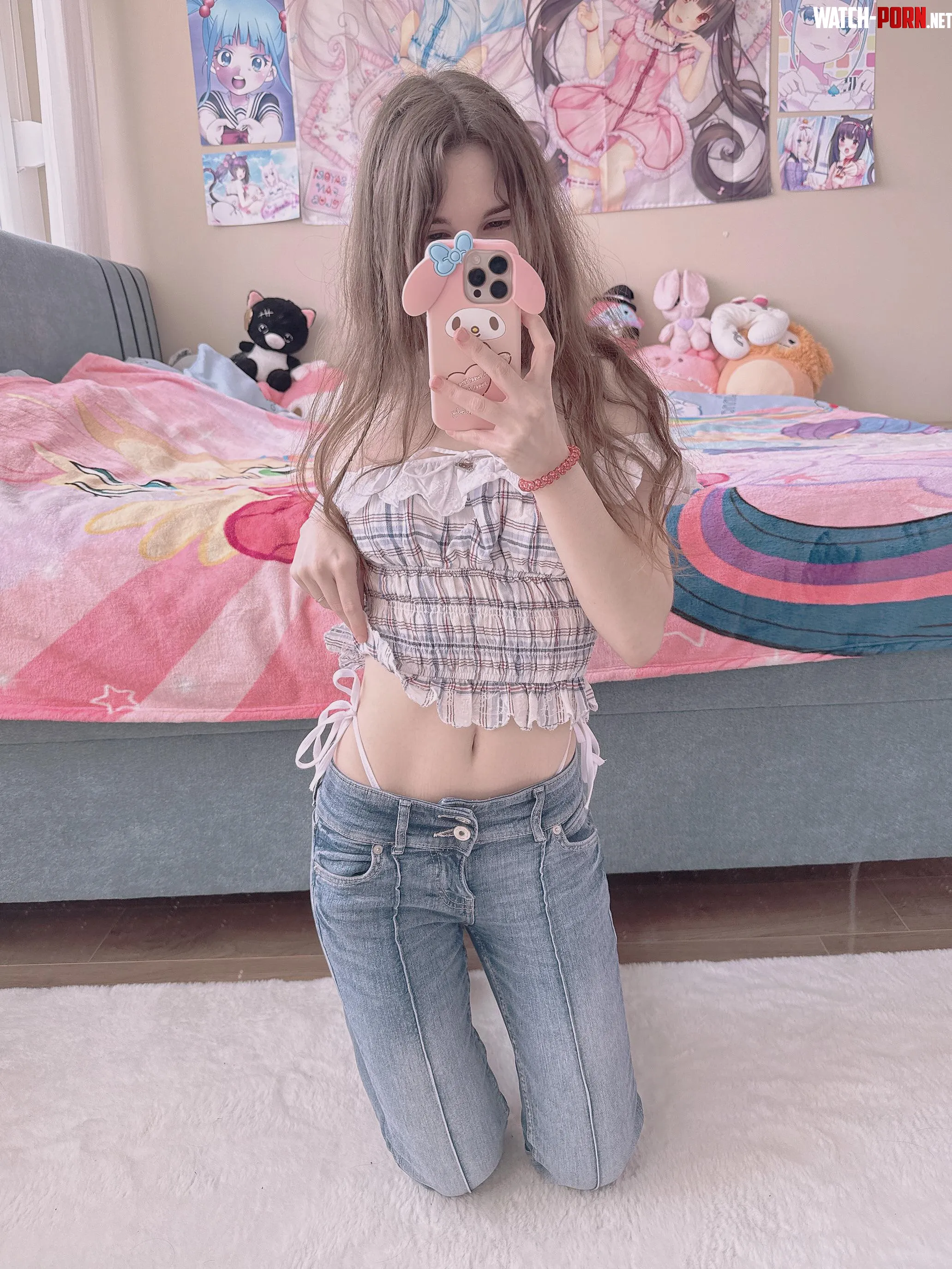 You won’t be able to deny how I look good in my cute top by Wonderful-RaisinLyra