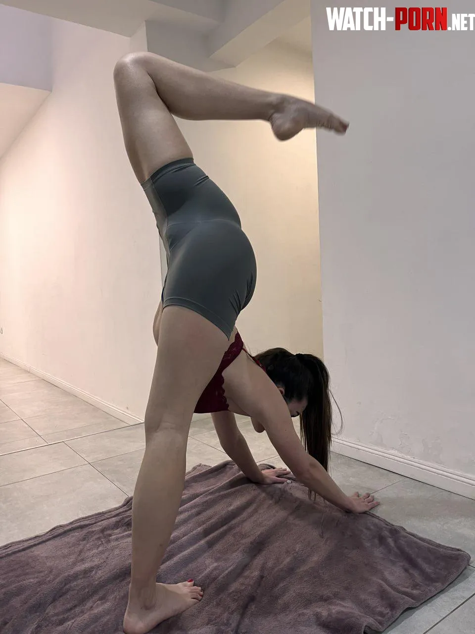 Am I showing off… or just warming up? by Sashamanias