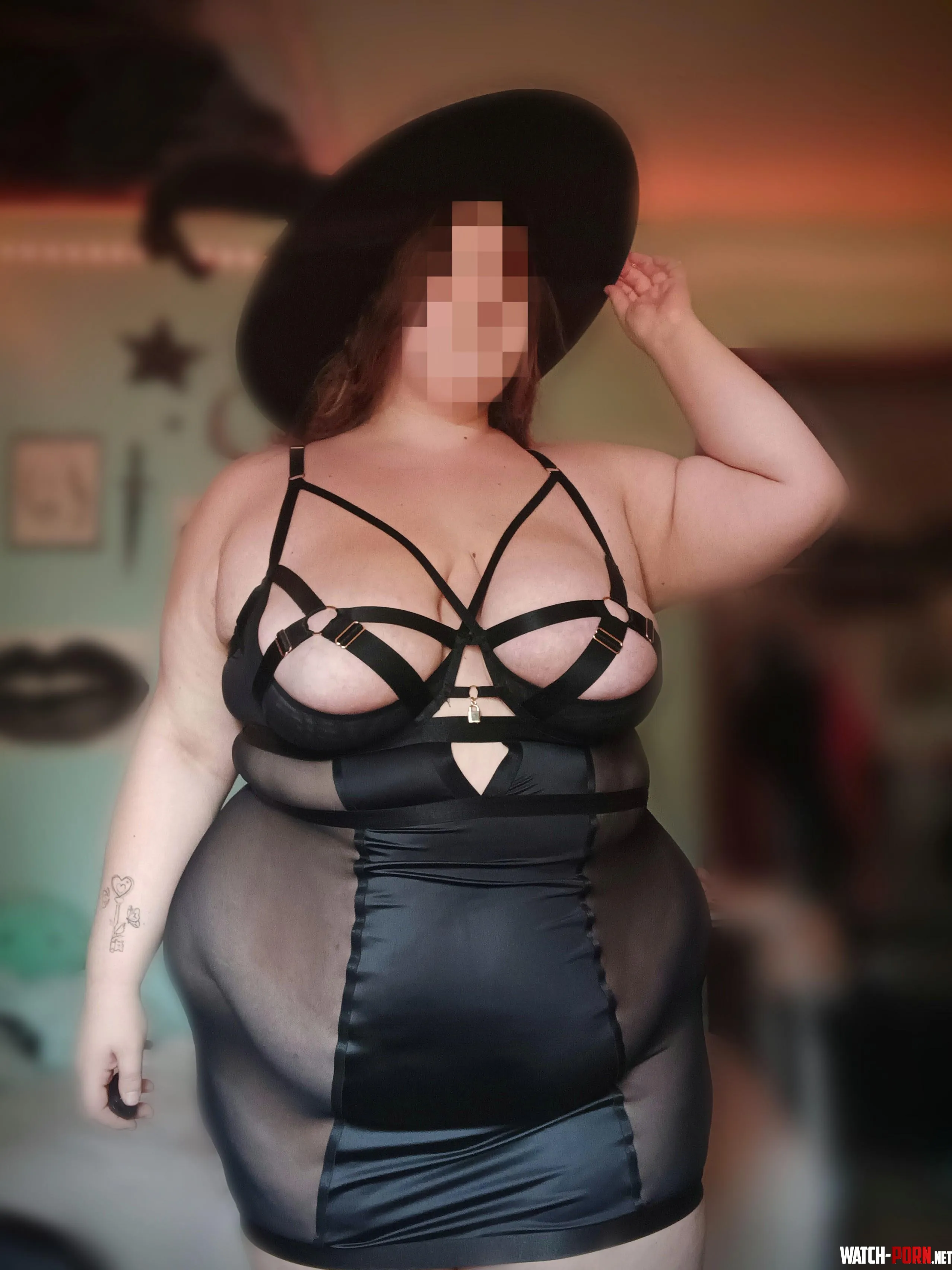 trick or tease 🎃💫 by SurrenderToEvie