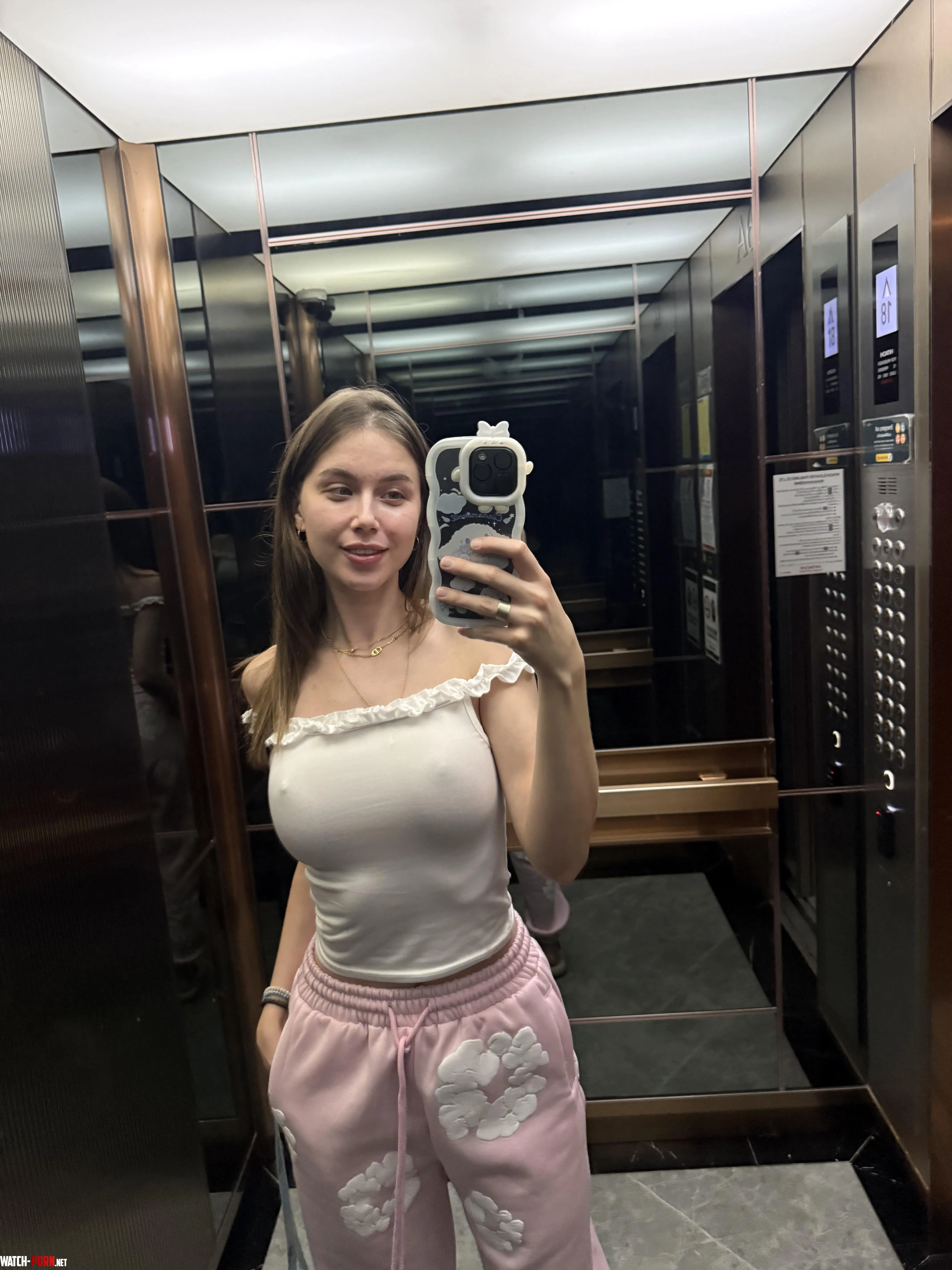 Elevator selfie by Justacutienere