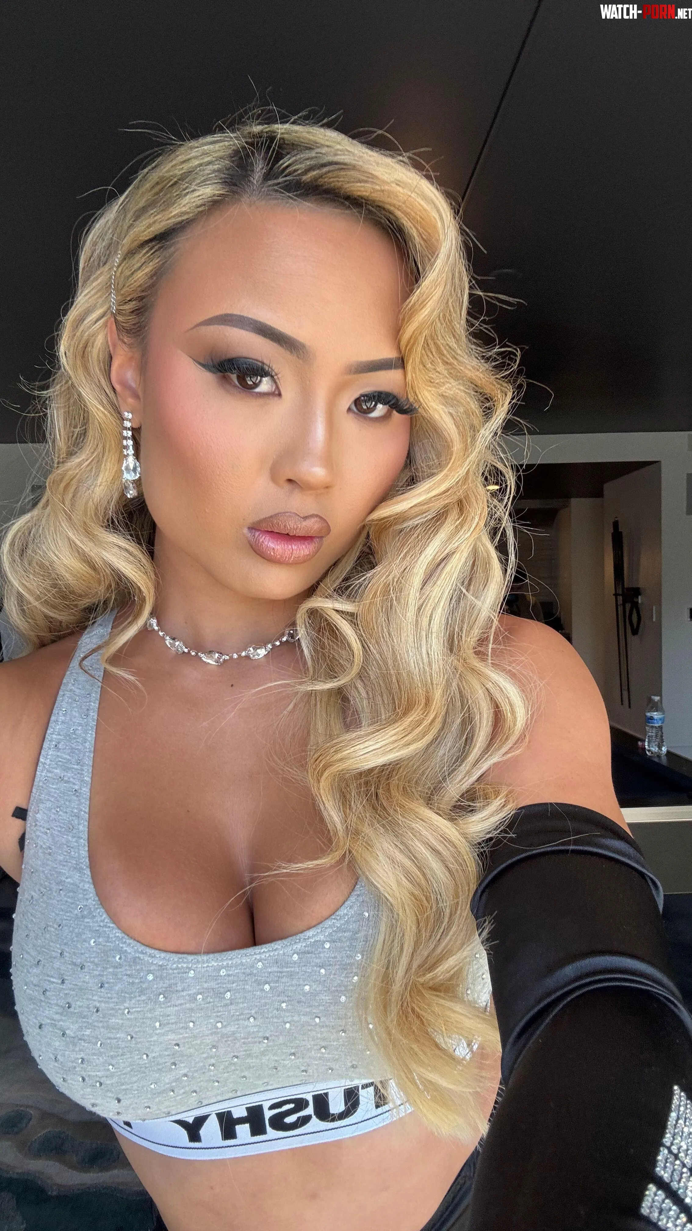 Glammed up and serving the hottest looks by kazumisworld