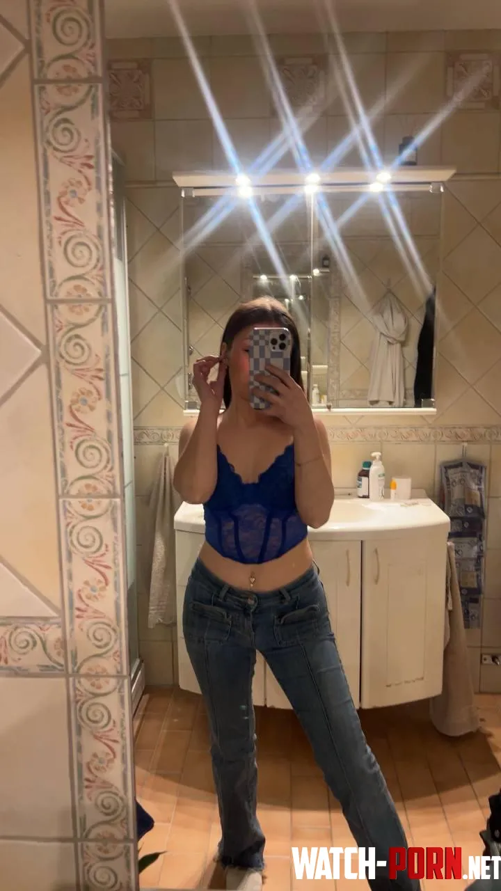 Vill du se vad jag spelade in på skoltoaletten?😈❤️ by Elin_Gillar