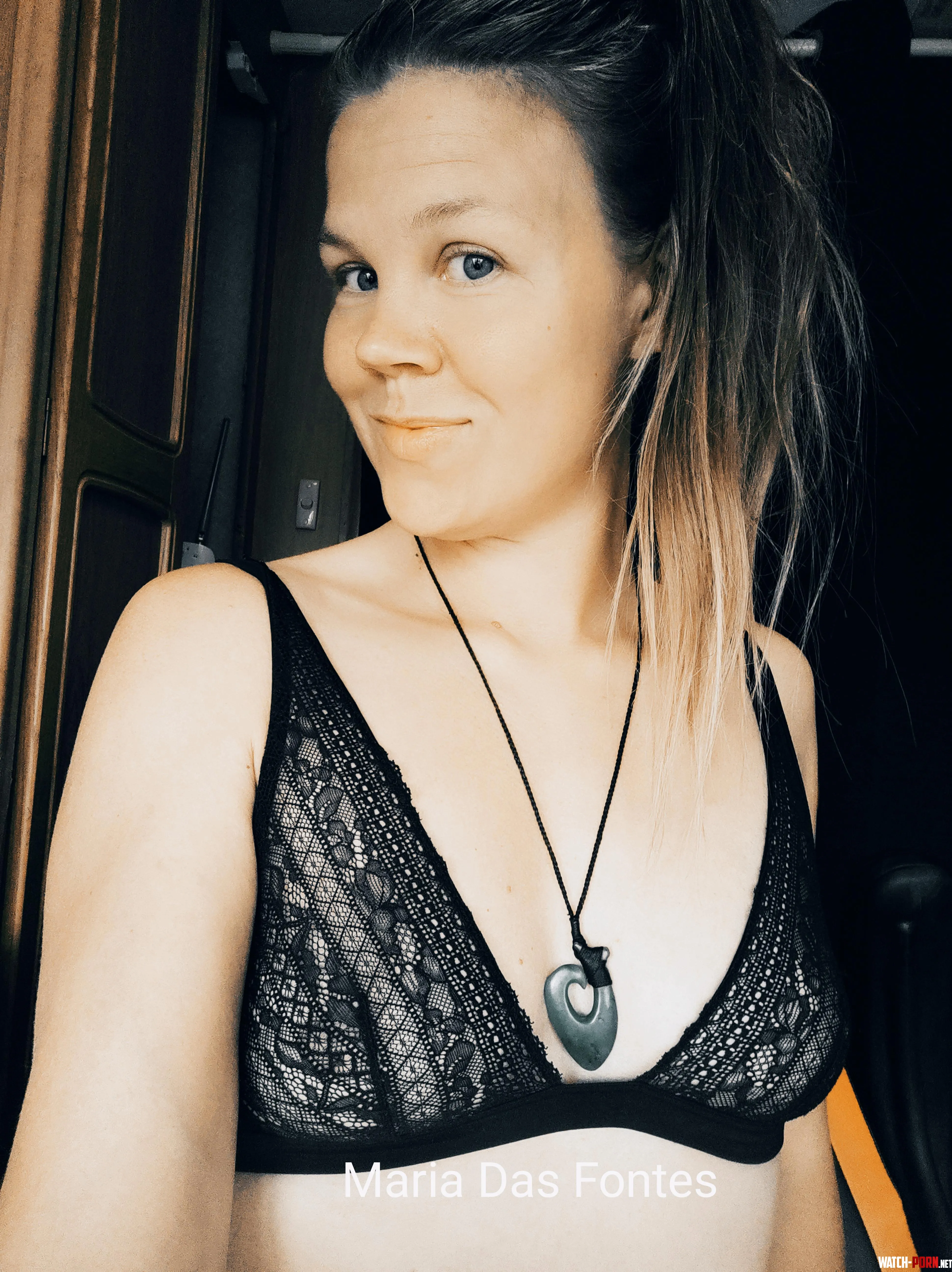 I like my ponytail high, tight and slightly to the side. by MariaDasFontes