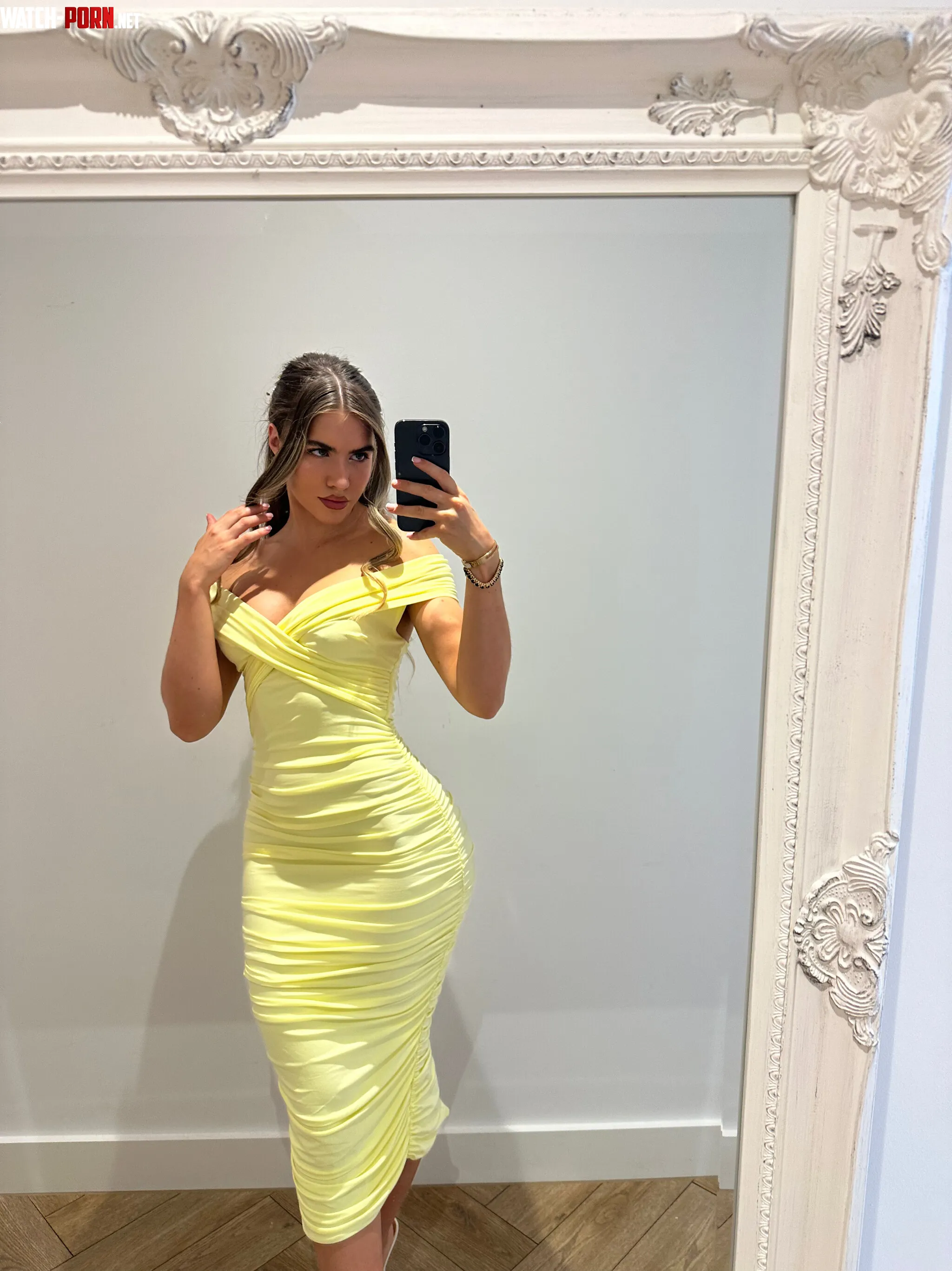 Keeping it classy, yellow is giving by RosyTwinkle-Belle