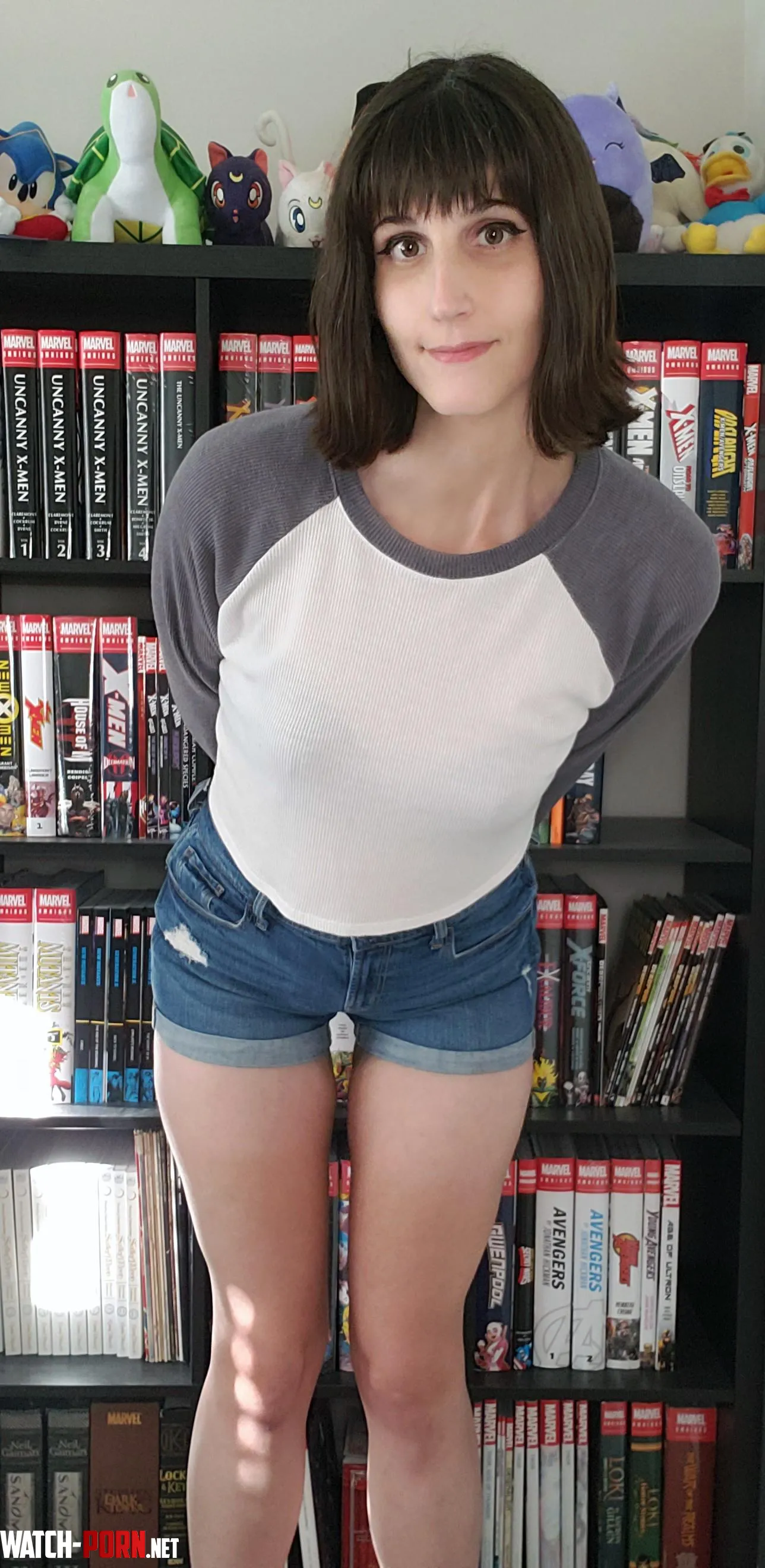 It's Hard Not to Love a Girl with a MASSIVE Comic Collection [F] by WrenNocturna