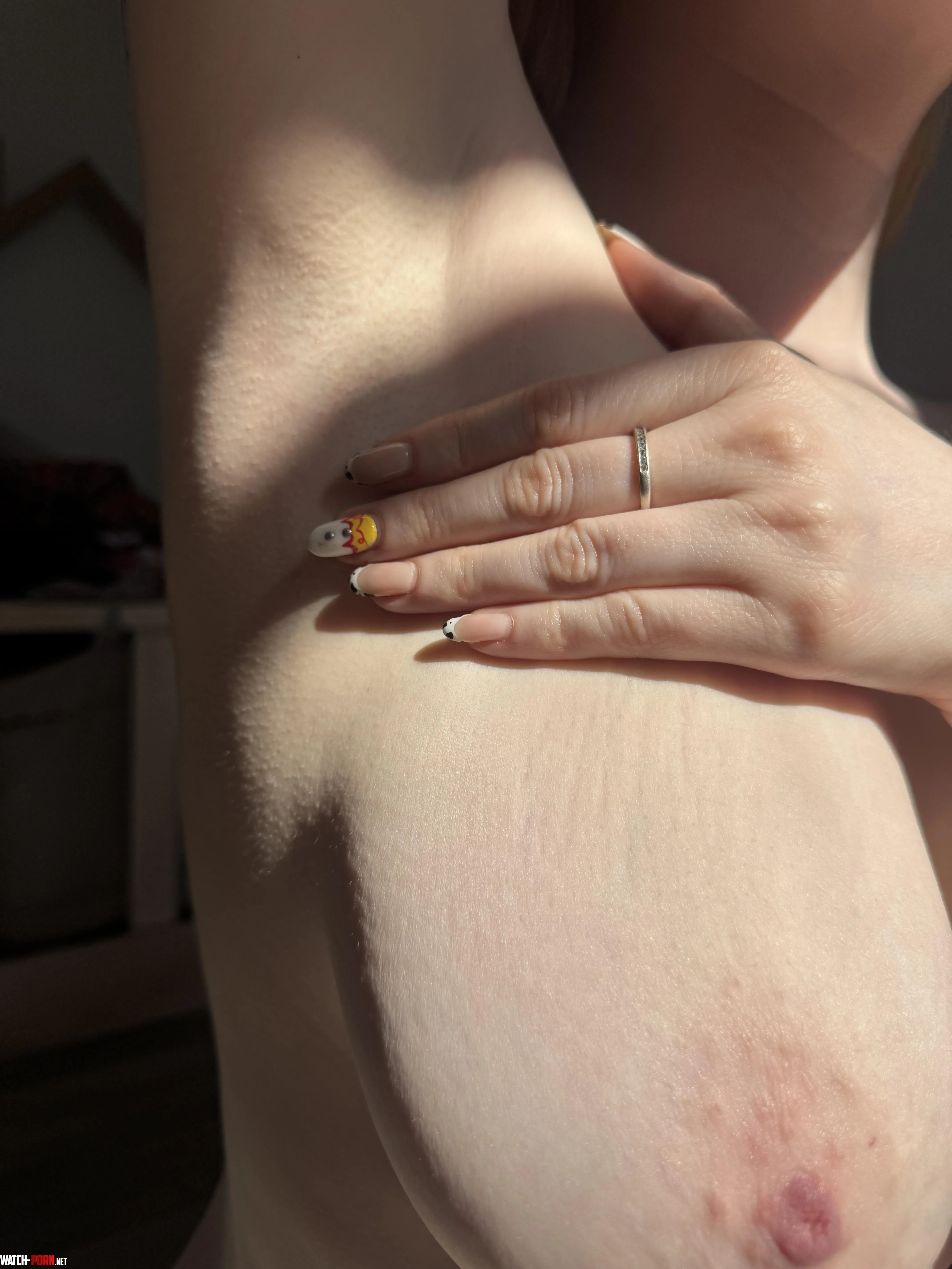 Should I keep my armpits smooth or grow the hair out? by KissTheSunrise