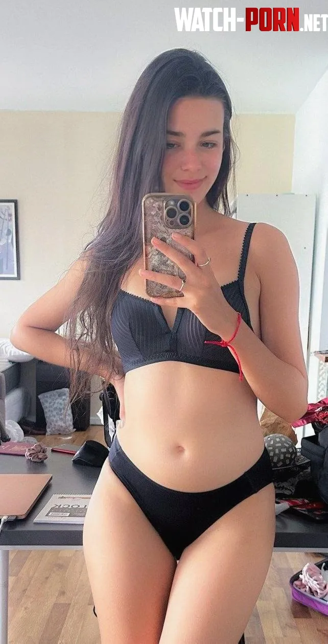 I think black suits me best by Justjennyqu