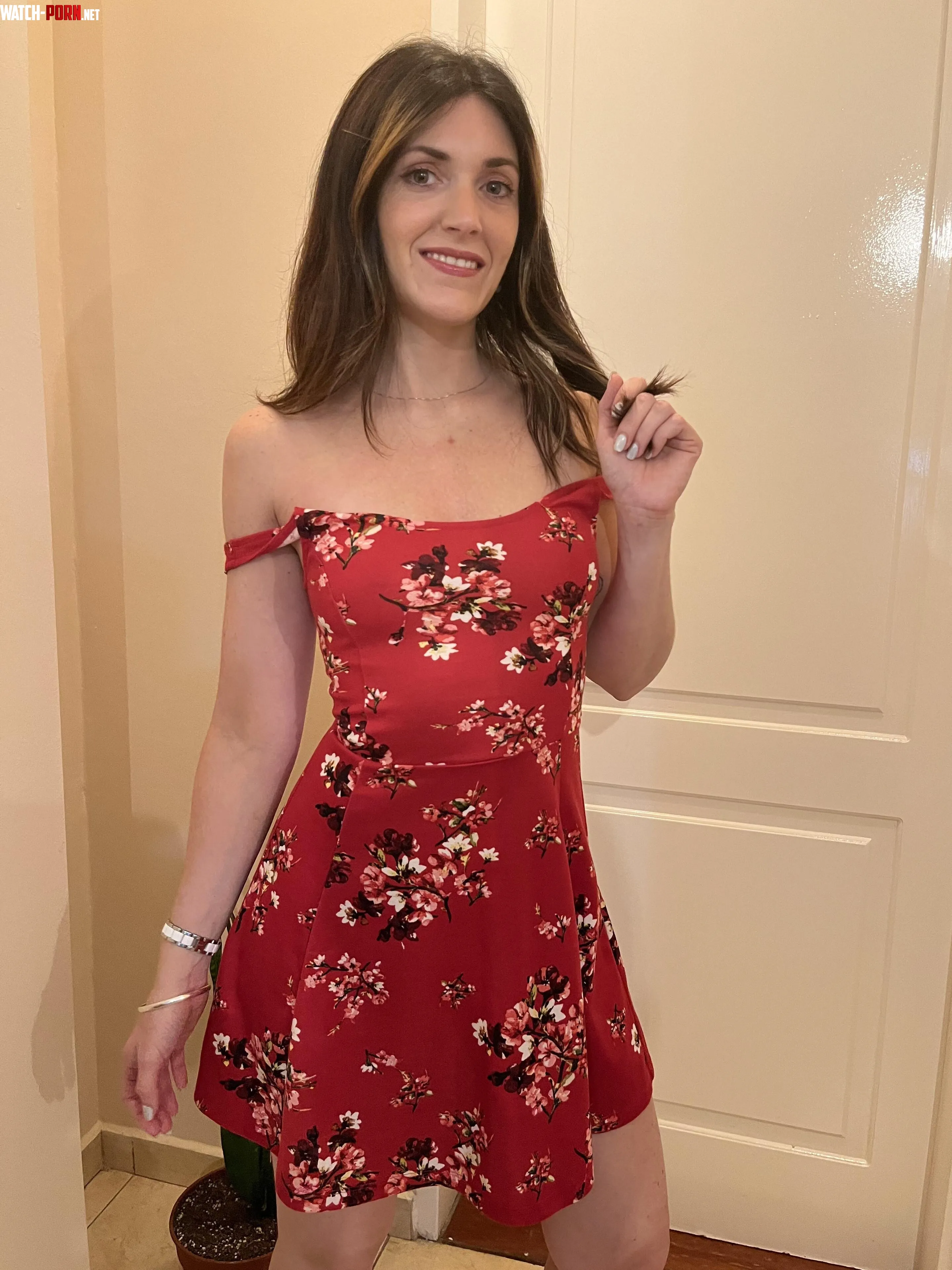 In my 50s, I can still afford to wear pretty dresses by Venieuby