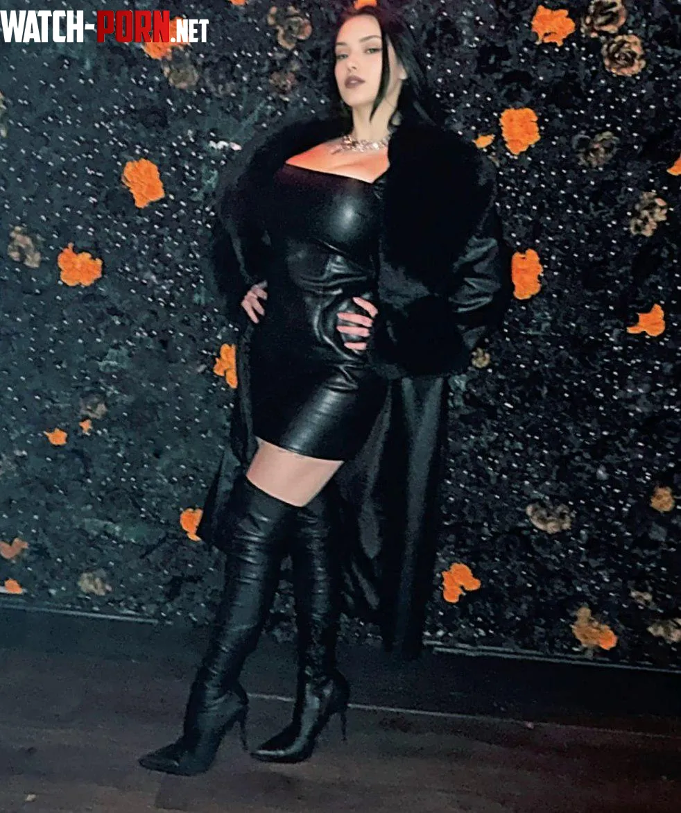 Leather hugs my power perfectly by rowiethelabeel