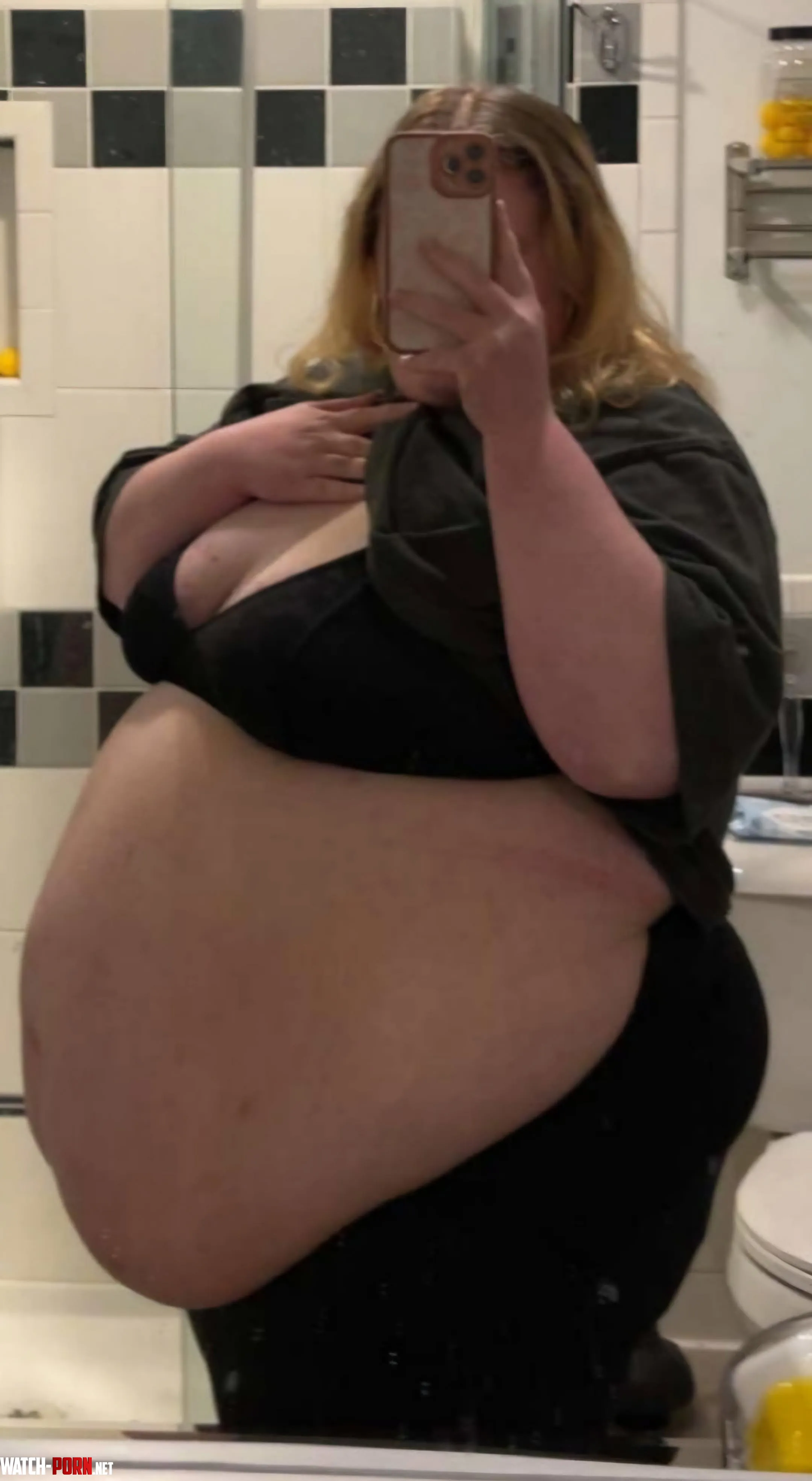 My gorgeous fat queen 😍 by lilnicky66