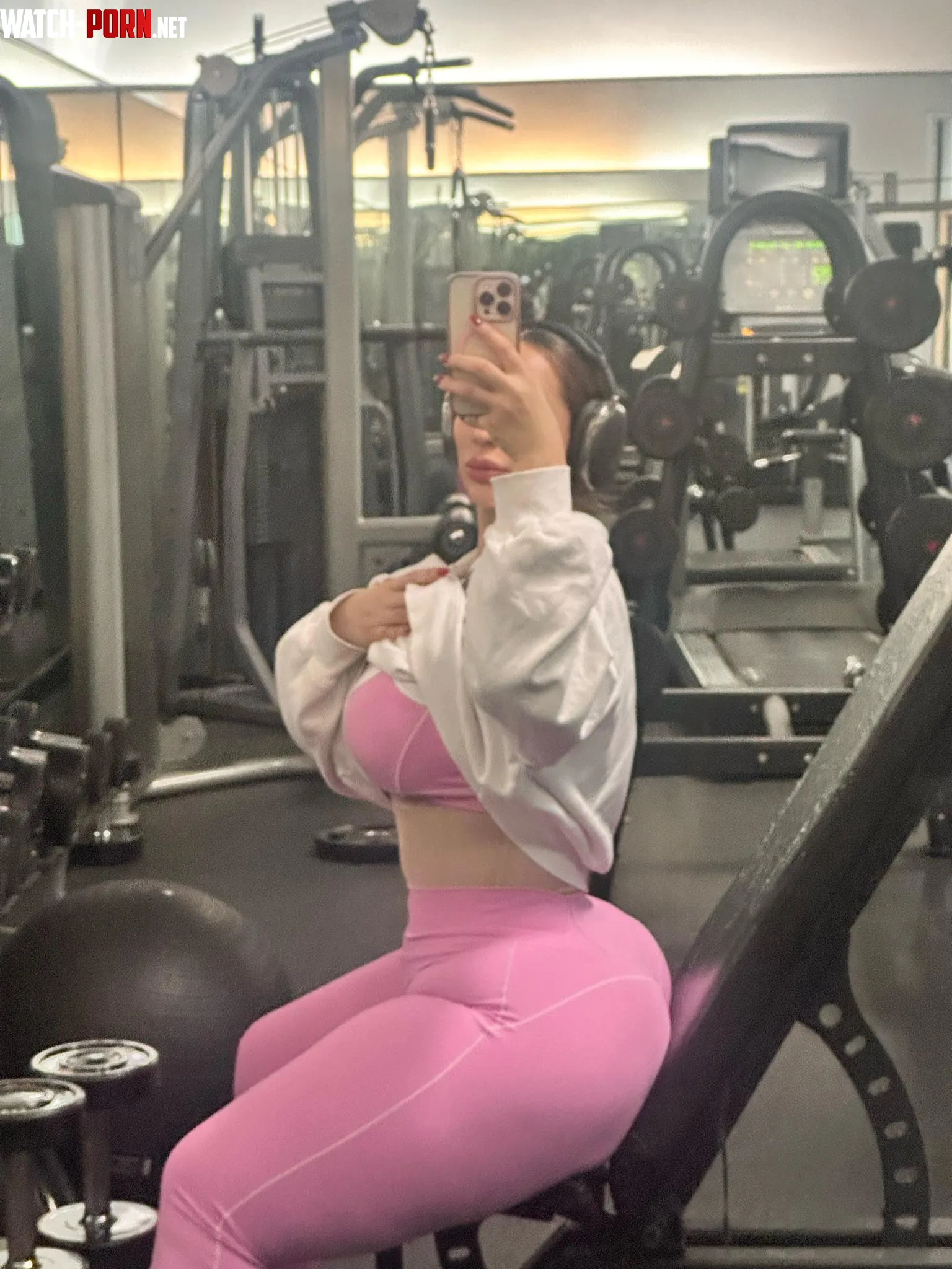 Working on them gainz by YaraYields