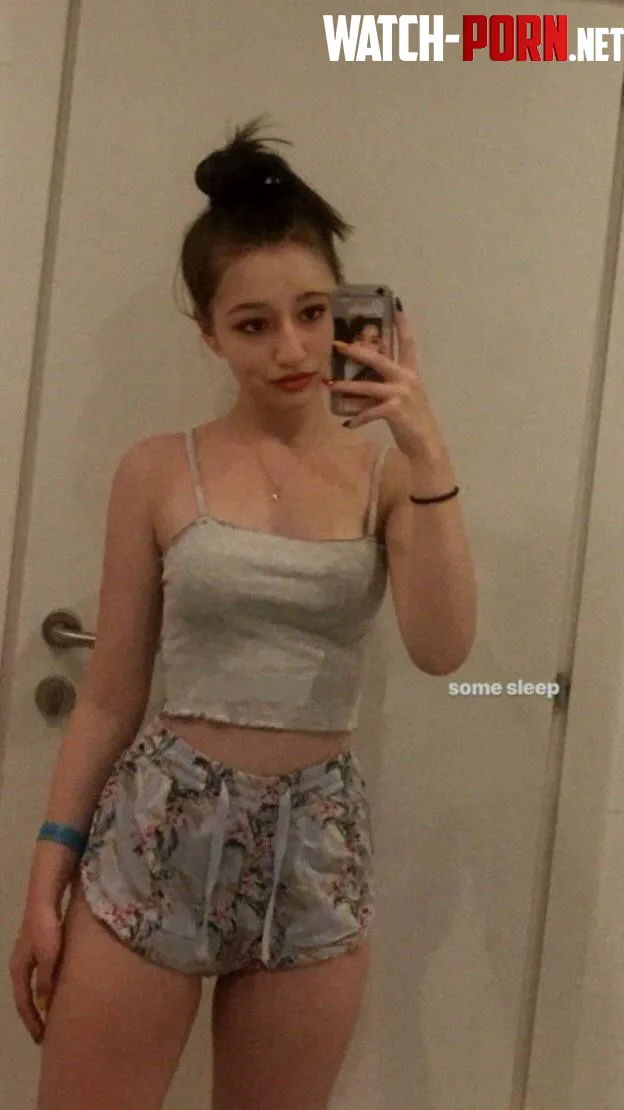 just got here, bored and would love to make content by Sweaty_Wall_6109