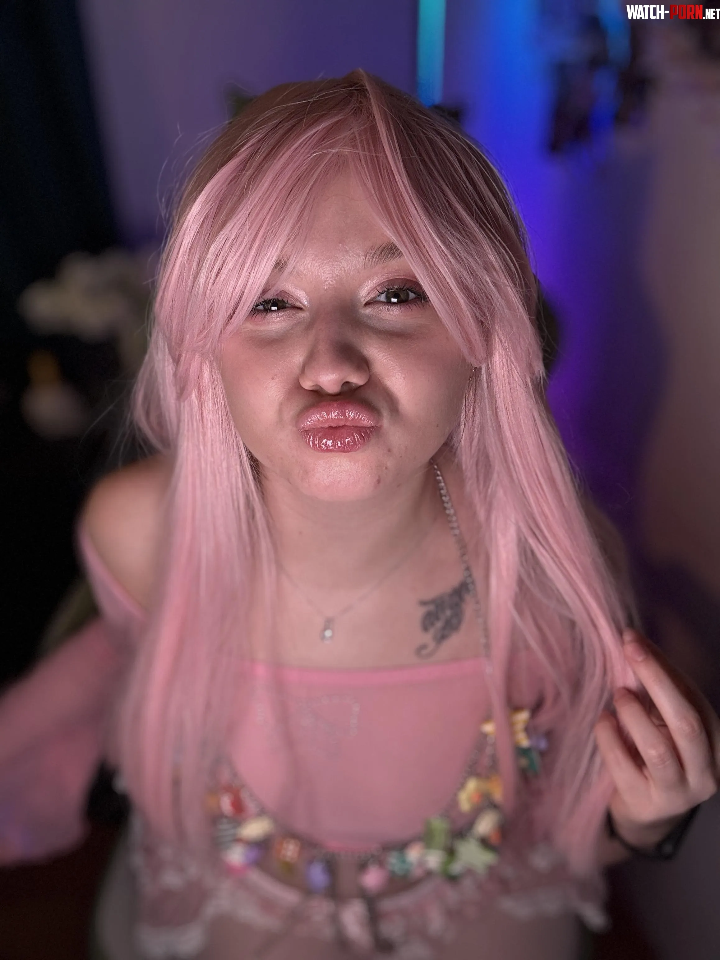 Kiss them by Seeyourminds